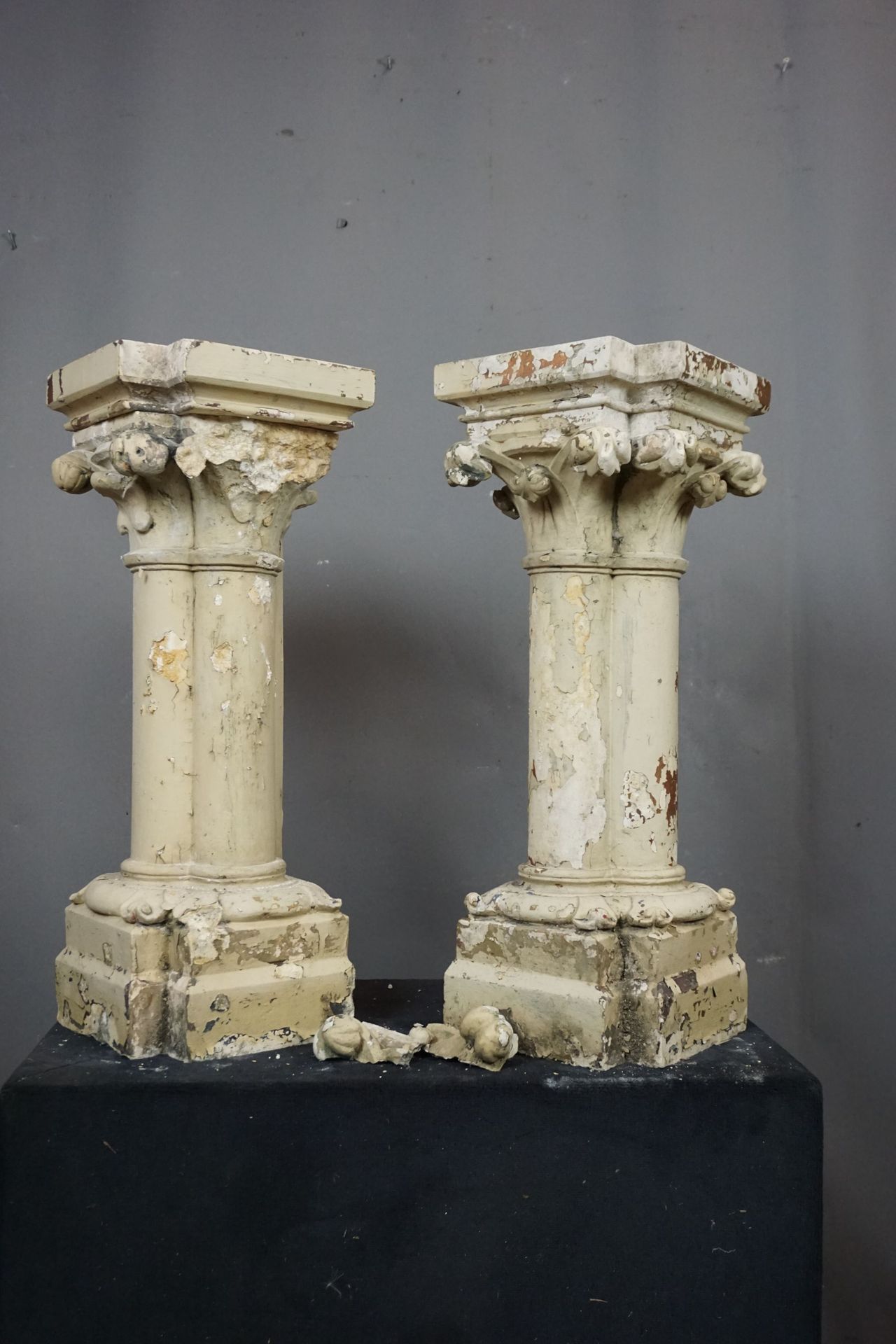 Null Couple of pedestals in Terre Cuite H63