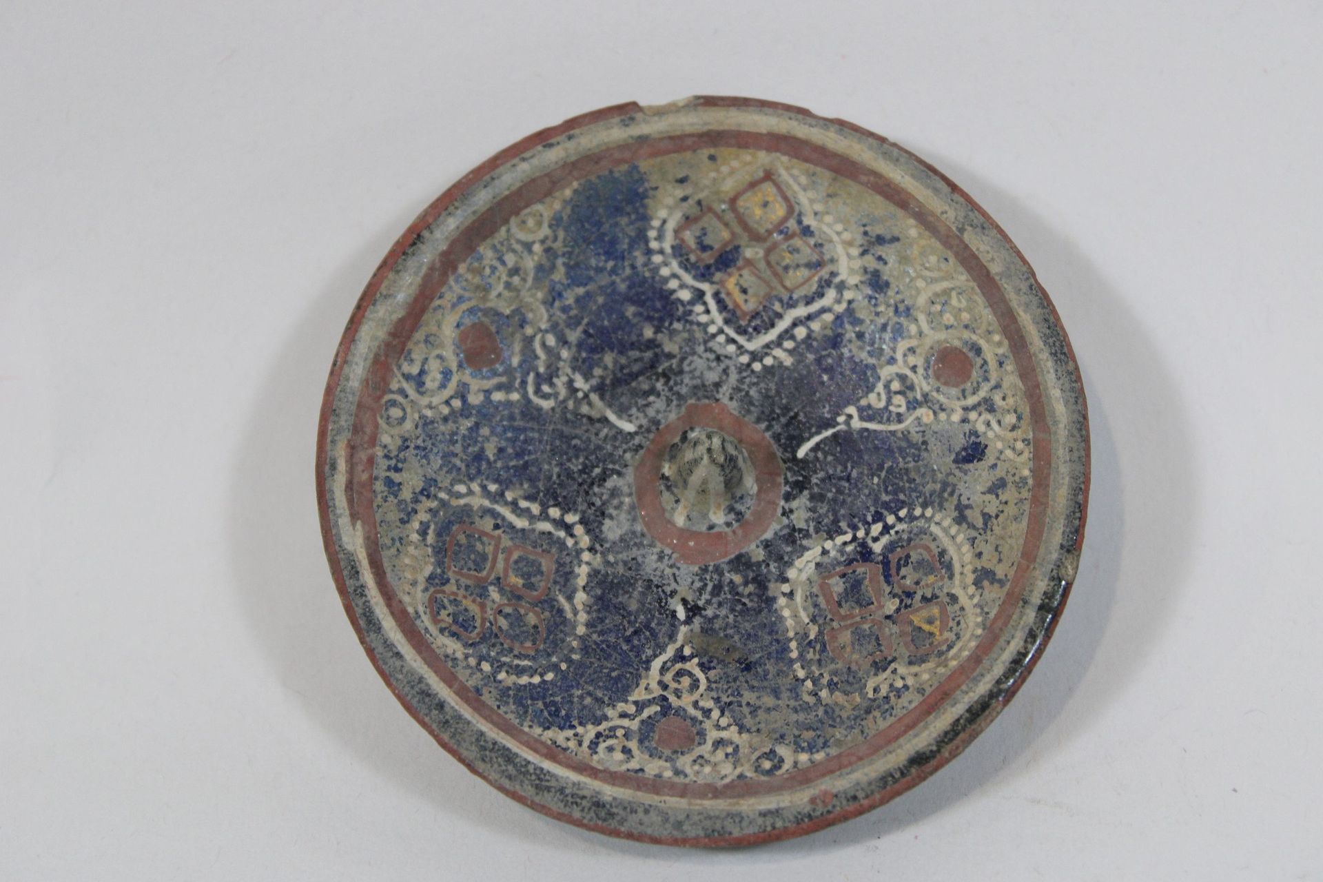 Kleiner Teller, persisch, 12.-14. Jh. Pequeño plato, excavación, persa, siglo XI&hellip;