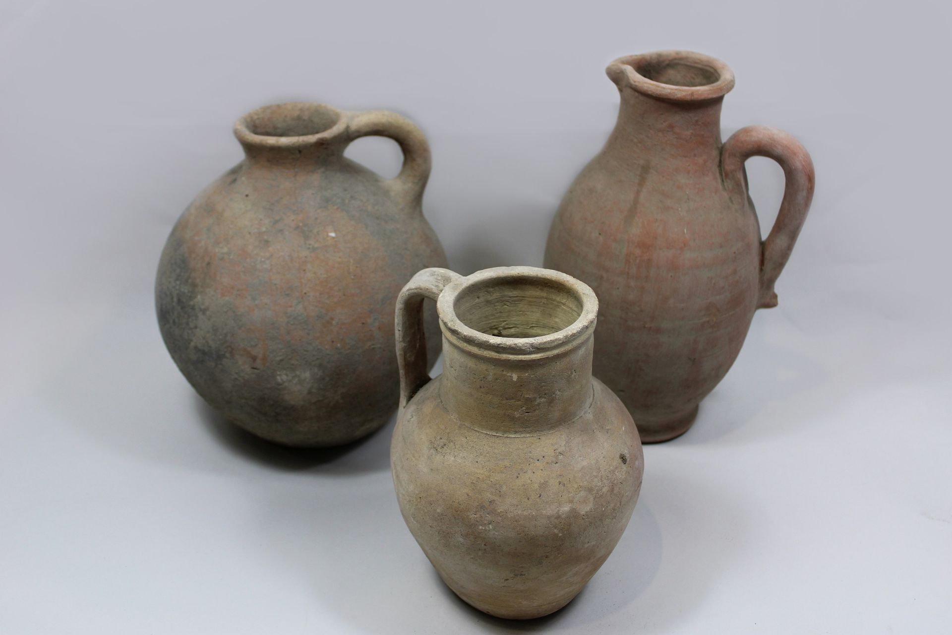 3x große Krüge, römisch-ägyptisch, v. Chr. 3x large jugs, excavations, Roman-Egy&hellip;