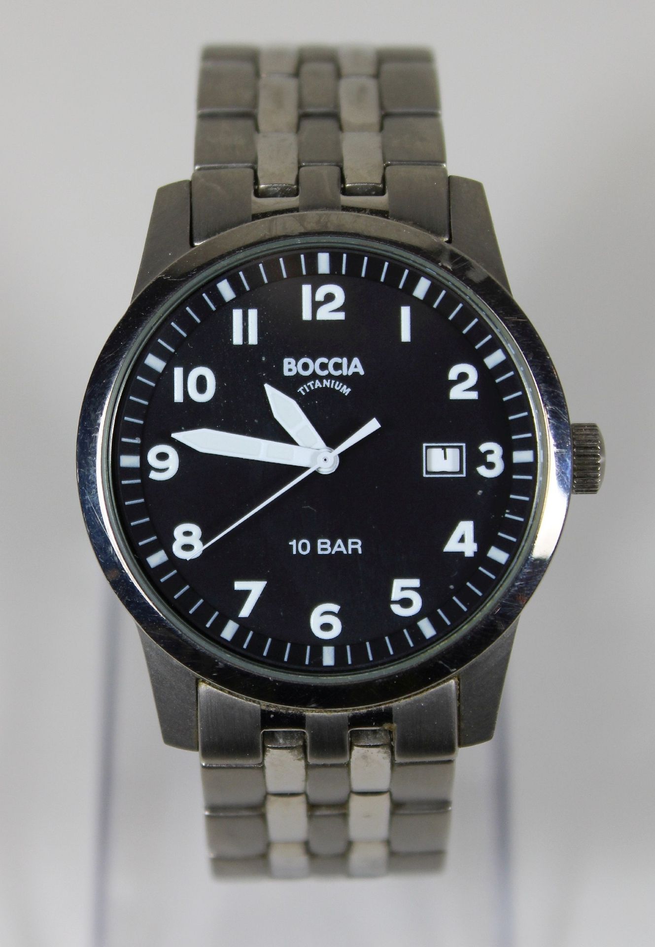 Herrenarmbanduhr, Marke Boccia 男士腕表，品牌Boccia，钛合金，防水，圆形表盘，电池供电，未经测试，磨损痕迹很小。