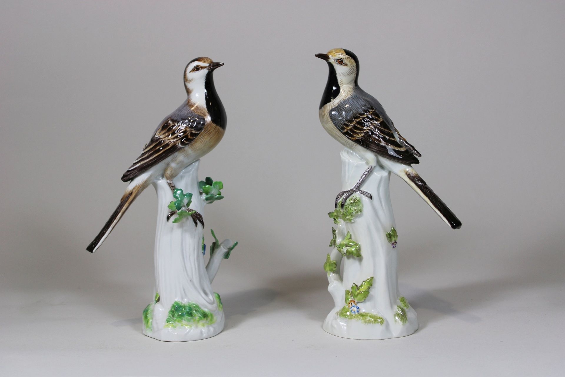 Paar Meissen Vögel, Bachstelze, 19. Jh Coppia di uccelli di Meissen, scodinzola,&hellip;
