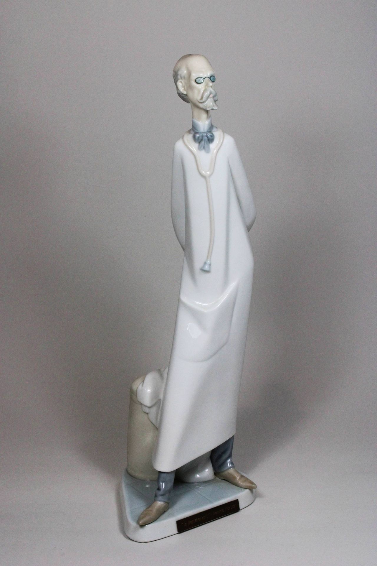 Lladro Figur, Porzellan, Der Doktor Lladro人物，瓷器，医生，来自职业系列，由Salvador Furio设计，1979&hellip;