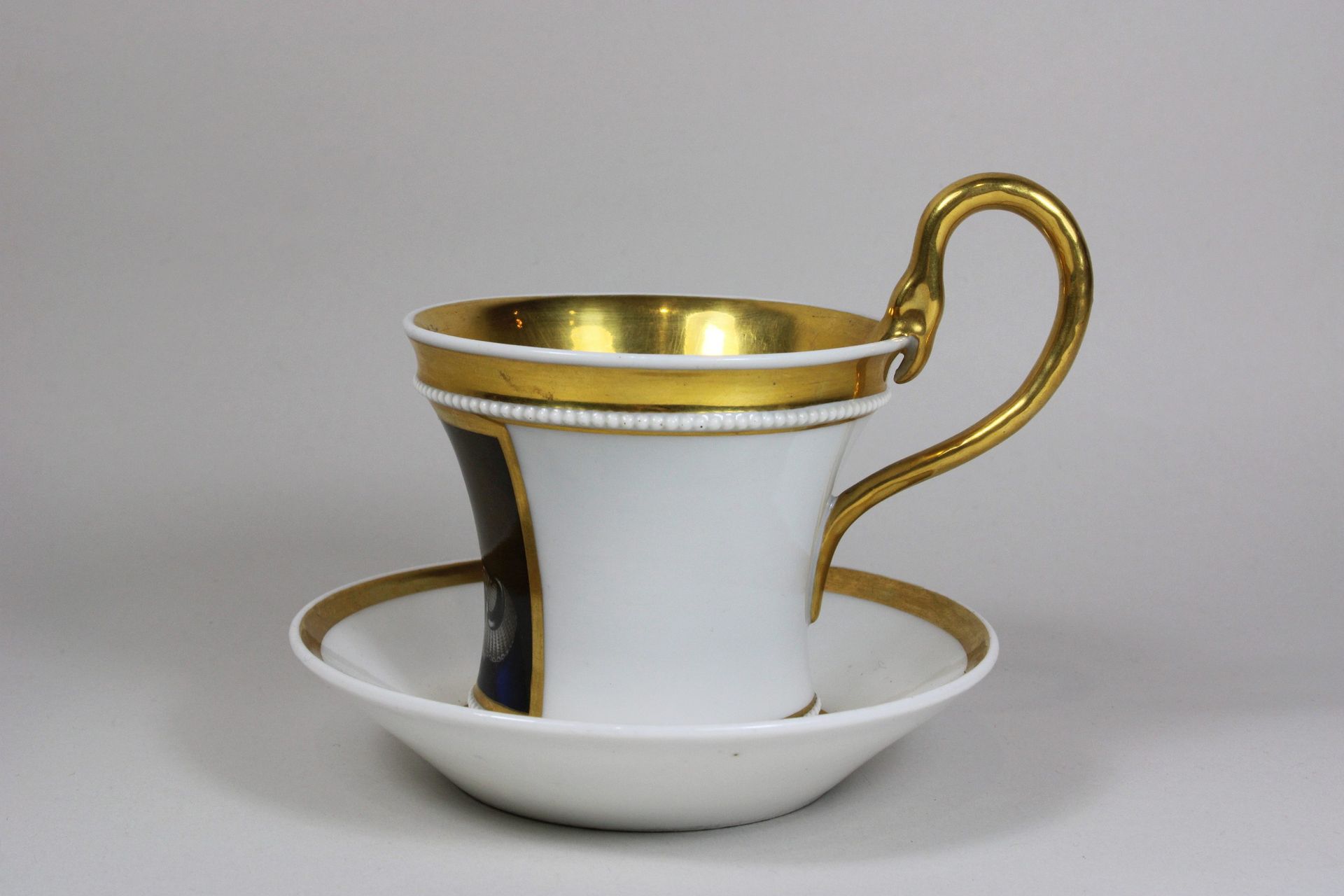 Sammeltasse m. Untertasse Collector's cup with saucer, porcelain, 1st choice, ma&hellip;