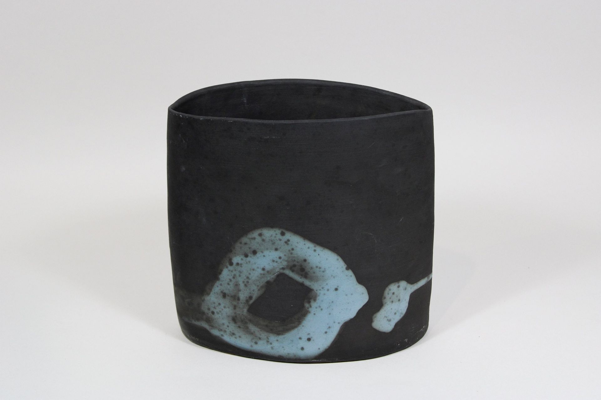 Monika Debus Monika Debus (German, born 1961), ceramic vase, glazed black and li&hellip;