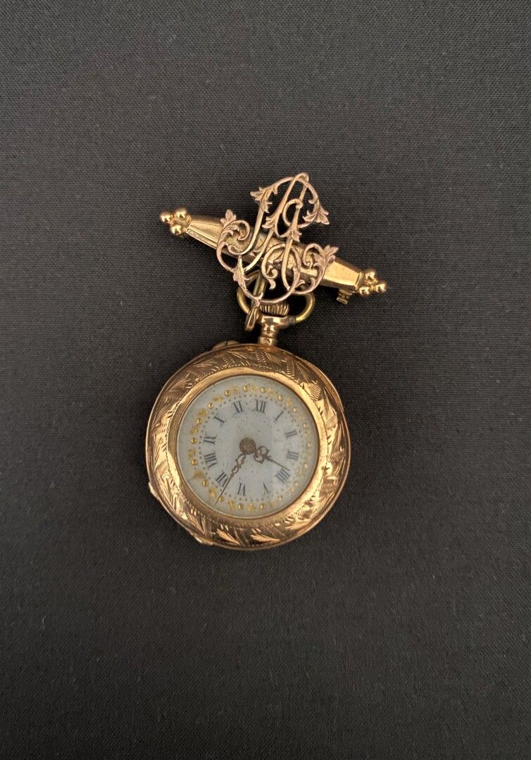 Null Ladies' pocket watch in 18k yellow gold, case engraved with scrolls, white &hellip;