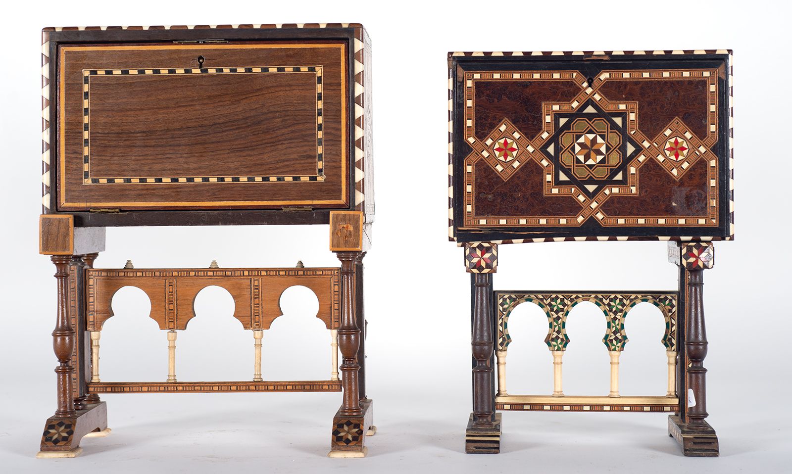 Pair of Nasrid cabinets, 19th - 20th century Measurements: 29 x 22 x 10 cm