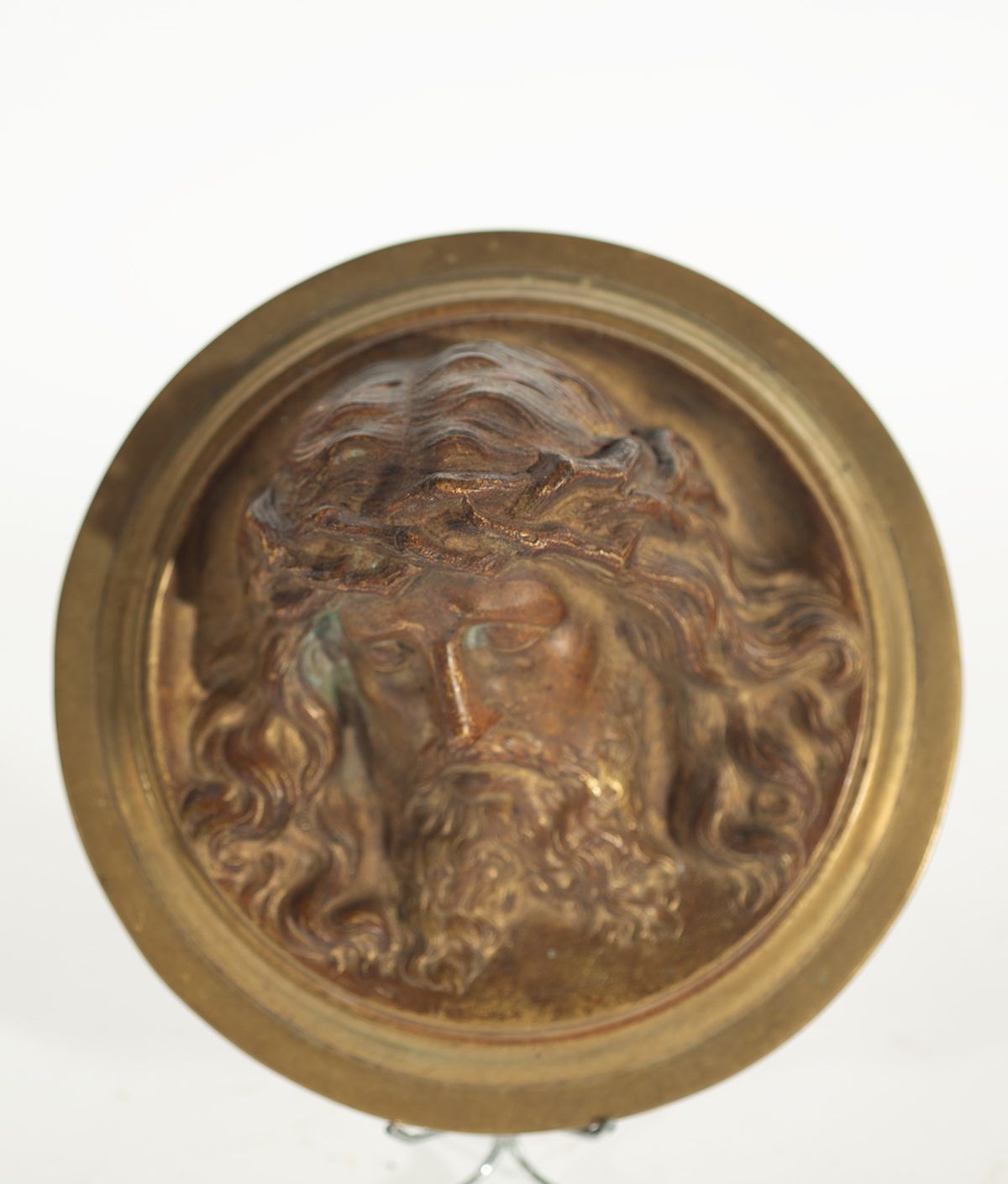 Medallion with the head of Christ in gilt bronze, France or Italy, 18th century &hellip;