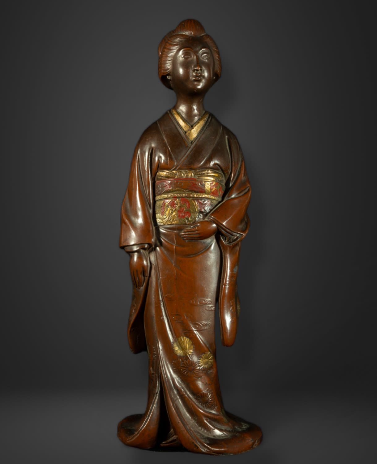 Null Exquise geisha japonaise Meiji en cuivre "repoussé" sculpté et doré, XIXe s&hellip;