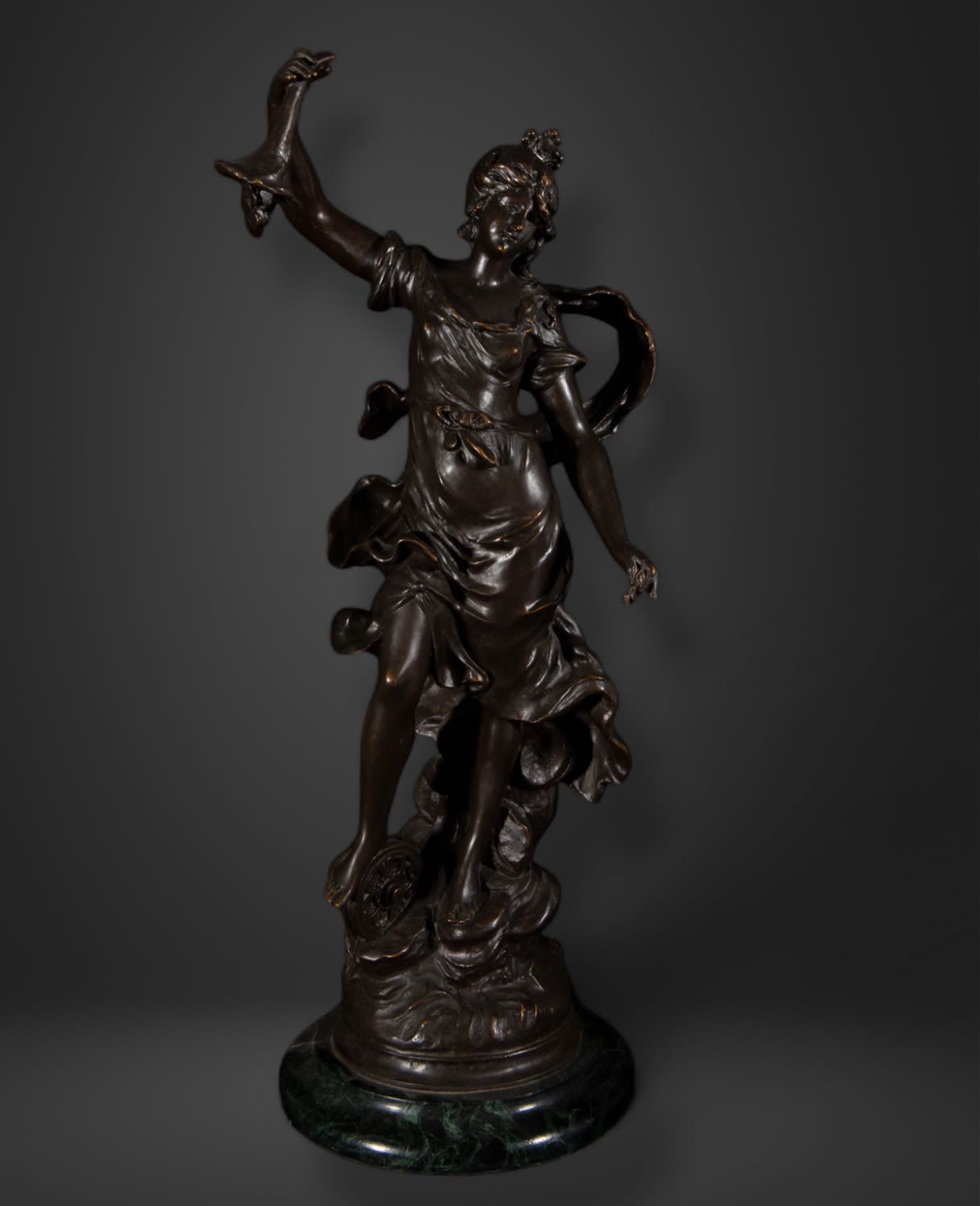 Null Déesse de la fortune, école romantique italienne du XIXe siècle, en bronze &hellip;