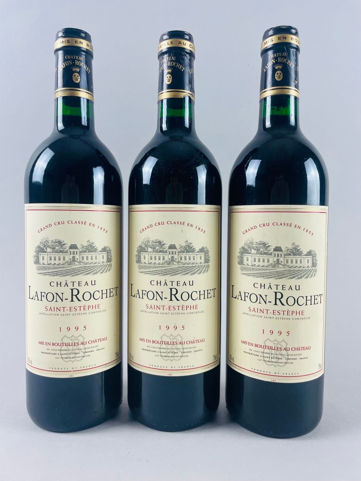 Null SAINT-ESTÈPHE
Château Lafon-Rochet,1995.
3 bouteilles.
Niveaux goulot.
Infi&hellip;