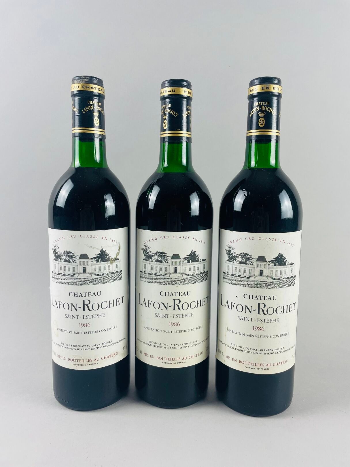 Null SAINT-ESTÈPHE
Château Lafon-Rochet,1986.
3 bouteilles.
Niveaux début épaule&hellip;