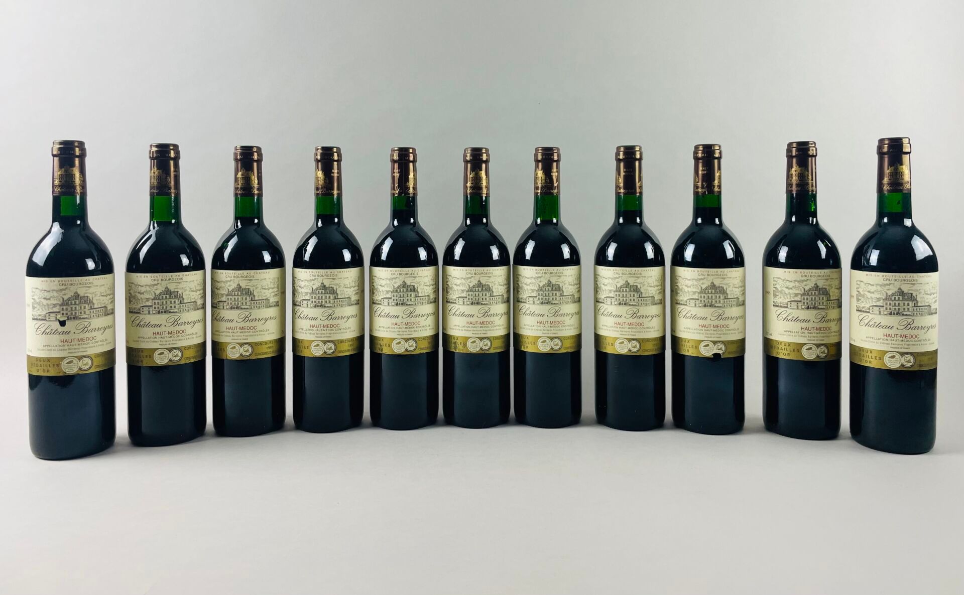 Null HAUT-MEDOC
Château Barreyres, 1995.
11 bouteilles.
Niveaux goulot (9) et ba&hellip;