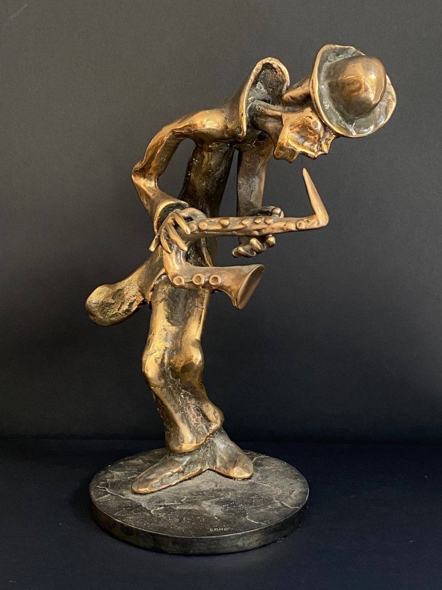 Null Yves LOHE (1947)

Clown musician 

Bronze sculpture

Signed on the terrace
&hellip;