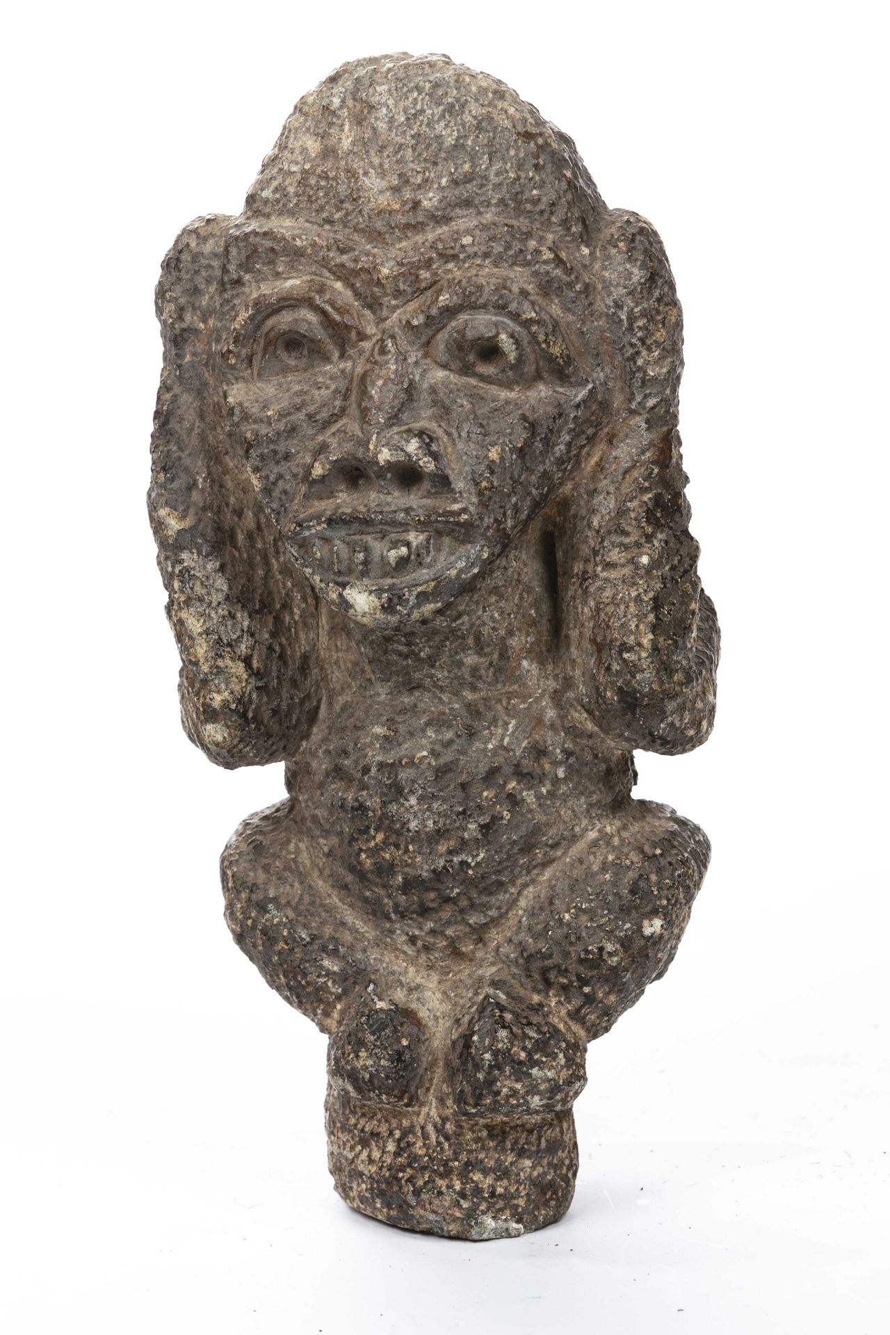 Null Monolith Figur im Stil von Bakor Ejagham
Nigeria 
H: 25 cm
Schönes Exemplar&hellip;