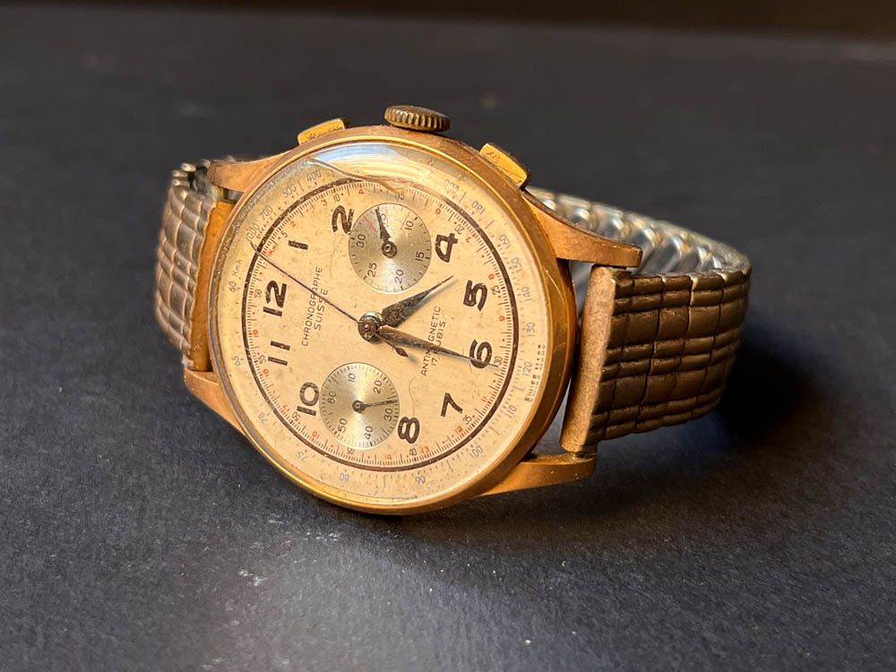 Null 瑞士计时码表
黄金男士腕表，机械机芯。
约1950年
毛重：67.5克