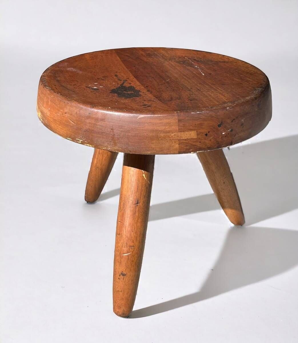 Null Charlotte PERRIAND (1903-1999)
Tripod ash "shepherd" stool.
Circa 1960
28 x&hellip;