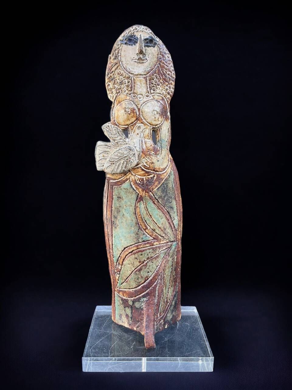 Null Michel CARLIN (1935-2023)
Frau mit Vogel
Skulptur aus emailliertem Ton. 
Au&hellip;