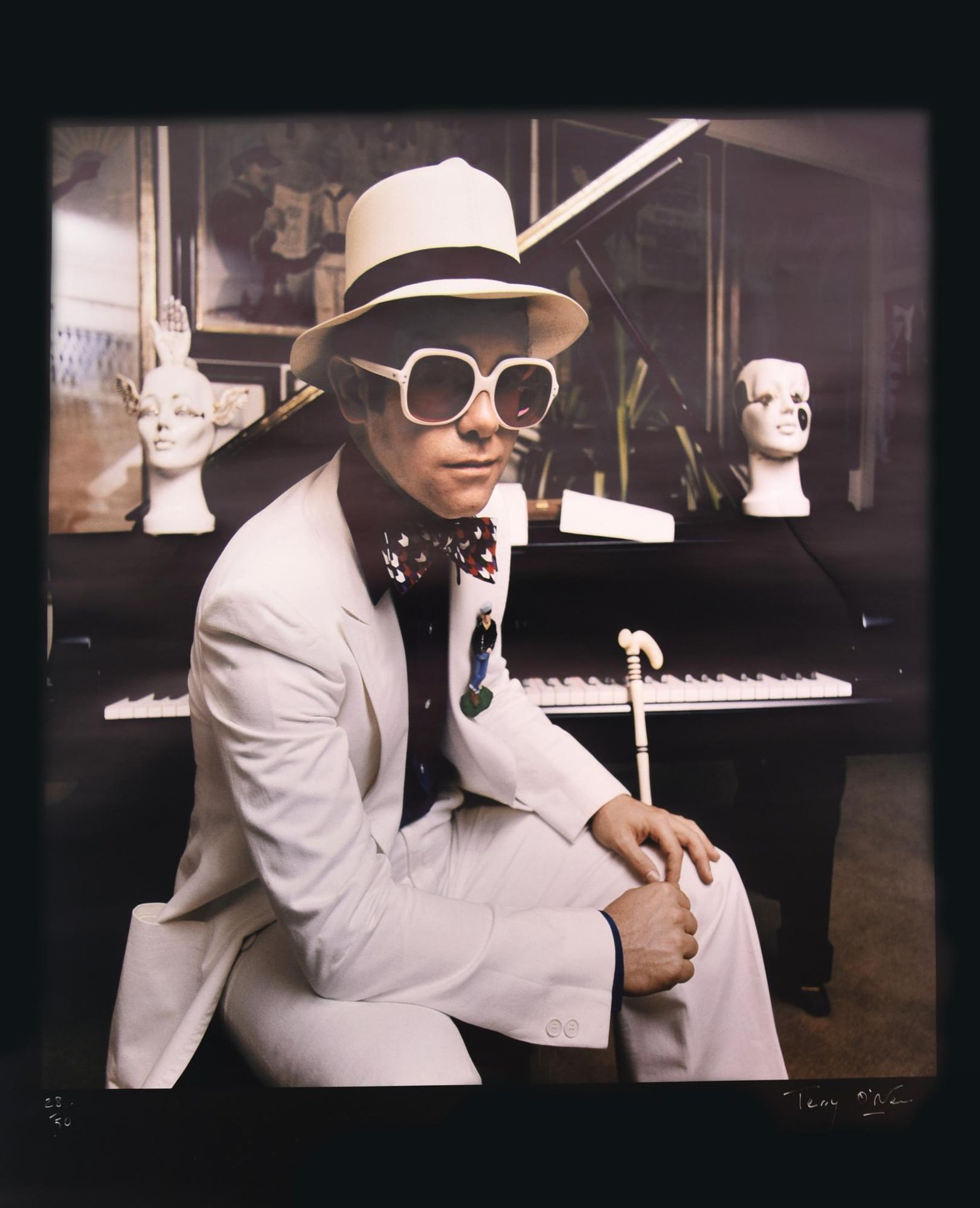 Terry O'Neill Terry O'Neill

ELTON JOHN AT HIS HOME IN WINDSOR

stampa cromogeni&hellip;