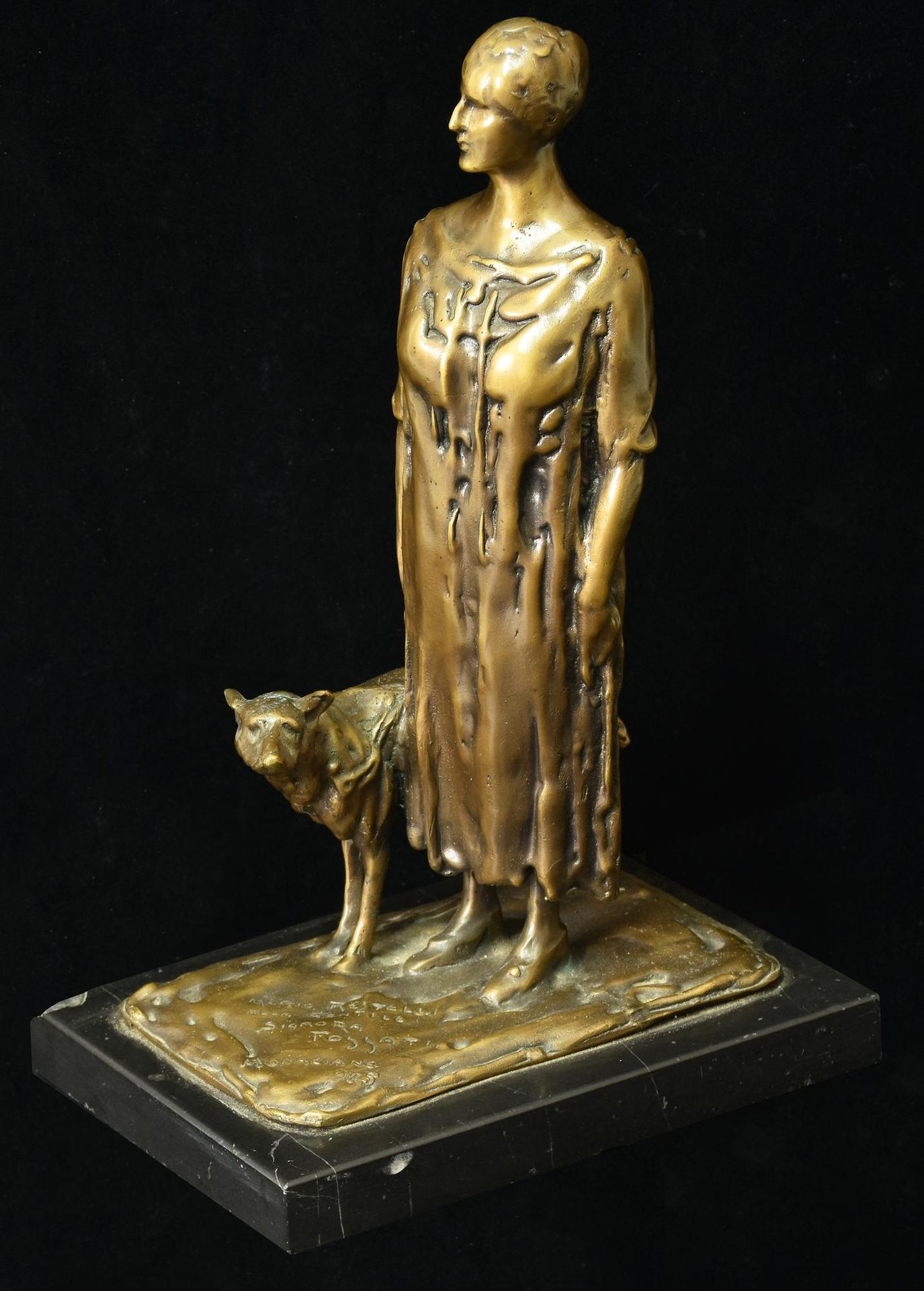 Mario Restelli Mario Restelli

福萨蒂夫人和她的狗

青铜雕塑，高31.5厘米，包括大理石底座

签名、日期和个人献词



于1&hellip;