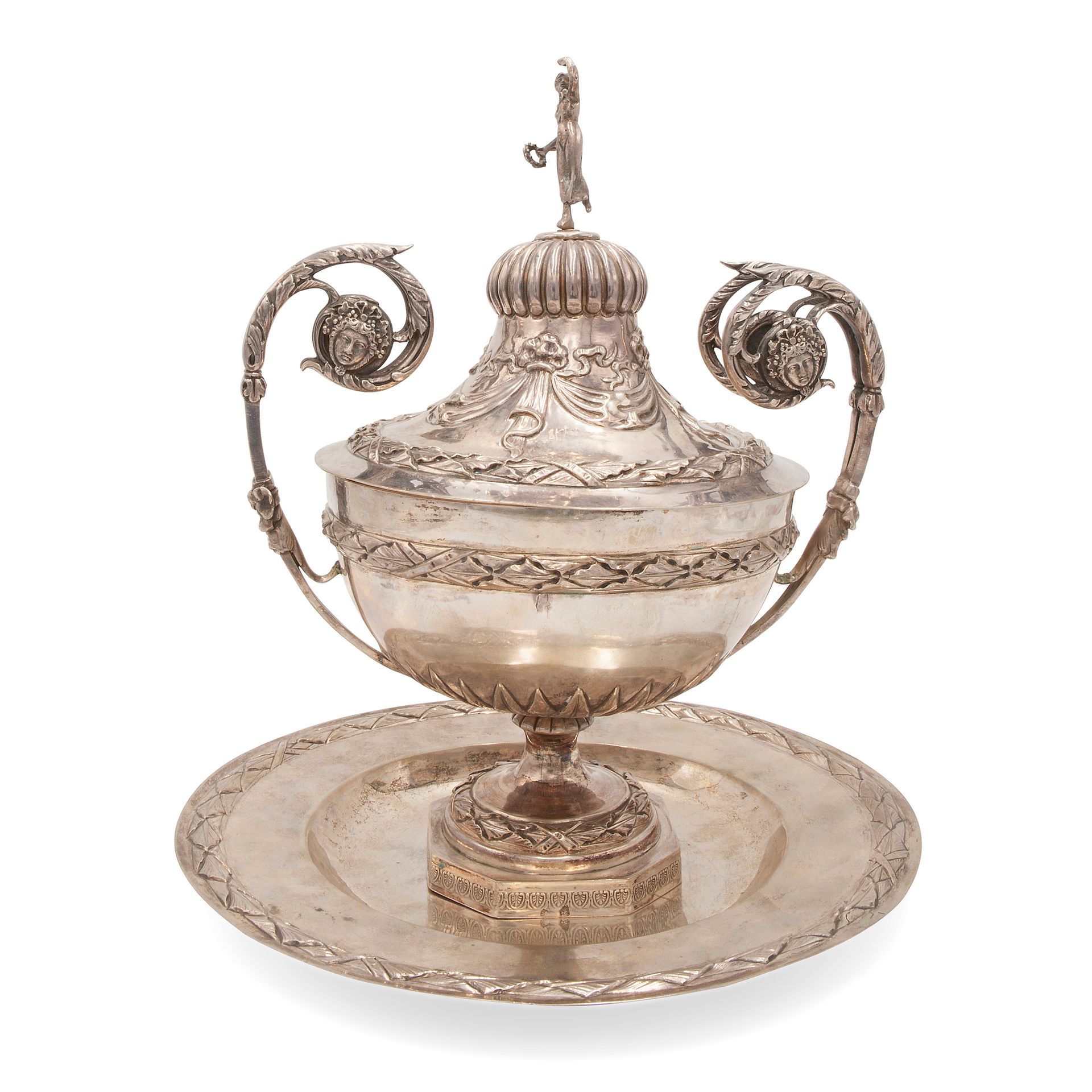 Silver tureen, Rome 1820 With cover and stand, master silversmith Stefano Fedeli&hellip;