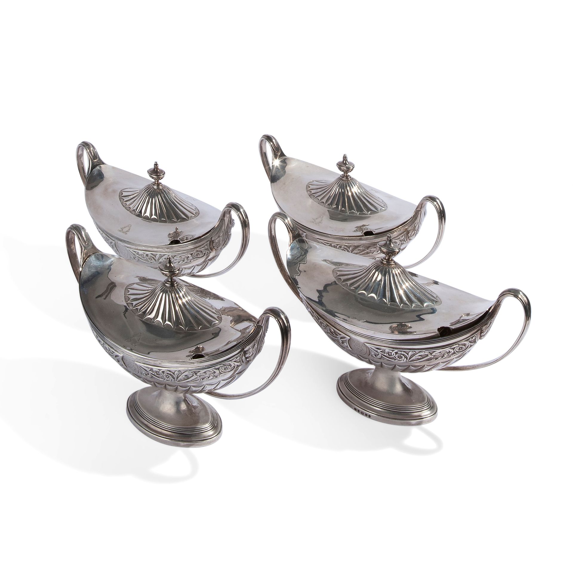 Group of four silver sauce boats, London 1792 Hecho por los maestros plateros Wi&hellip;