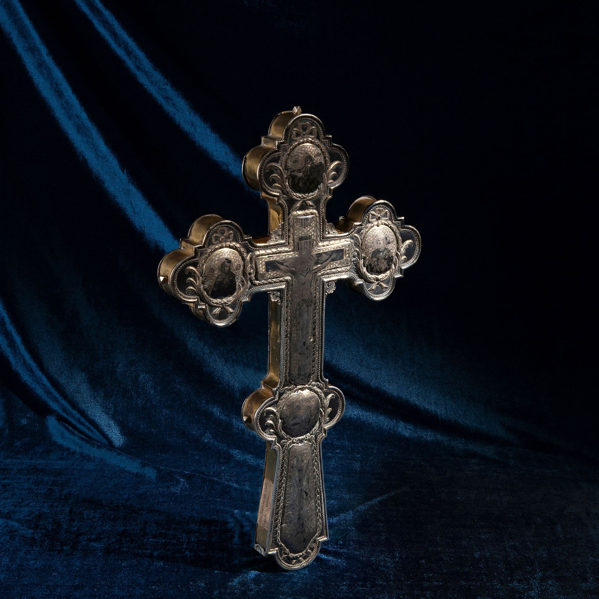 Silver cross, Moscow 1785 为东正教礼仪制作，有涅罗装饰 总重量25.4盎司，16.9x10.6x0.9英寸。