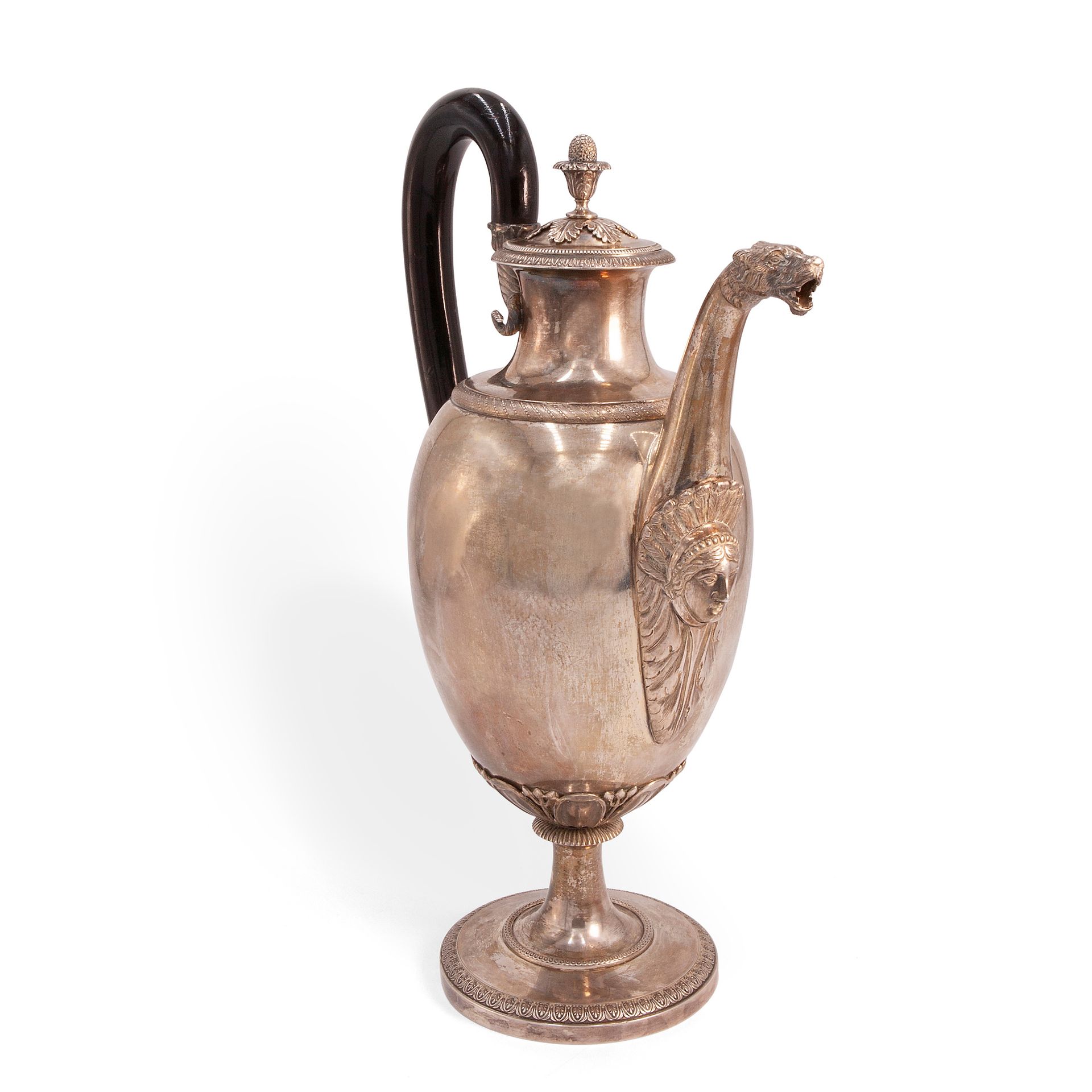 Large silver coffee pot, neoclassical period 检测到的伦巴第-维内托印记 总重量45.3盎司，12.9x9x5.1英&hellip;