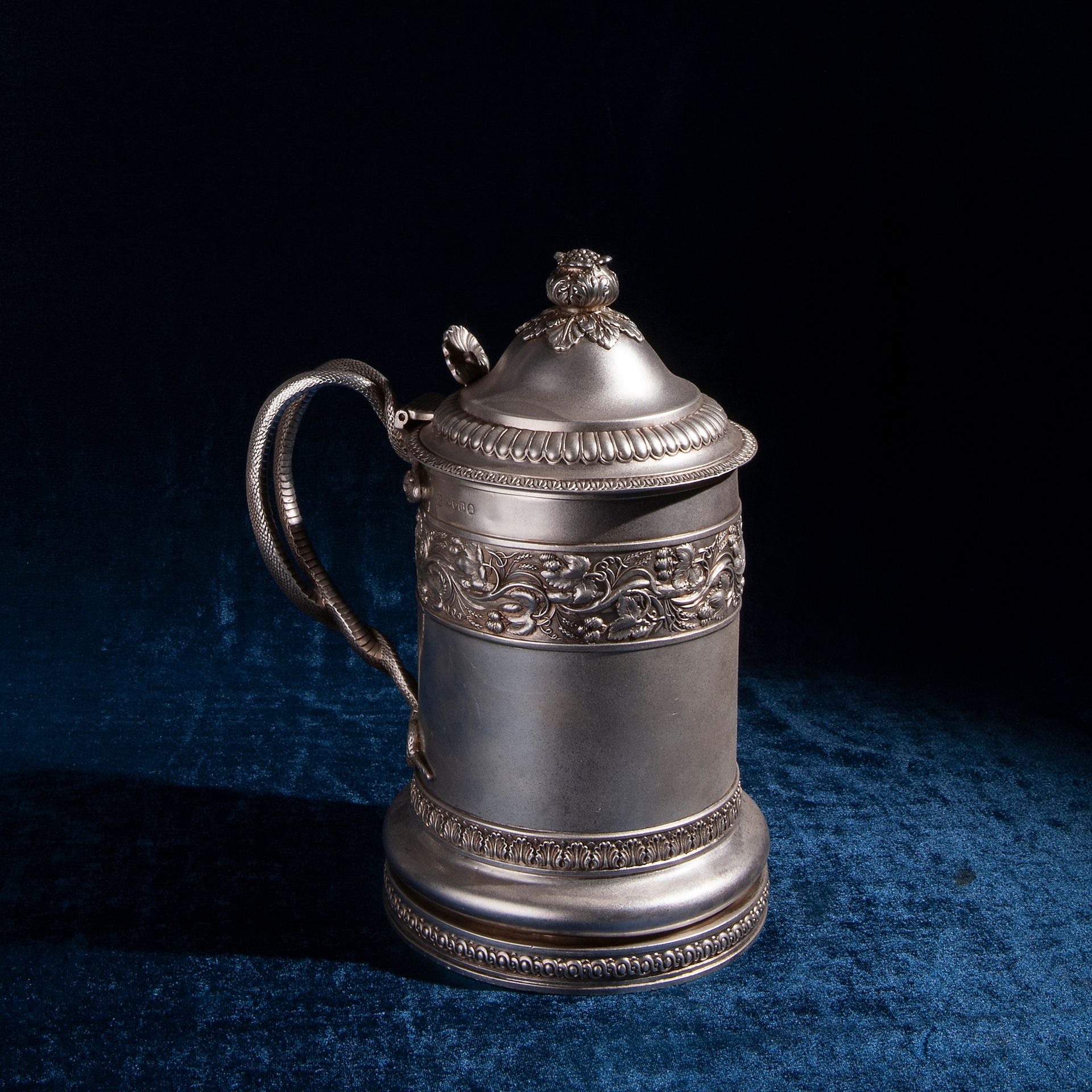 Silver Tankard, London 1812 银匠Rebecca Emes & Edward Barnard 总重量50.7盎司，10.8x8.4x5&hellip;