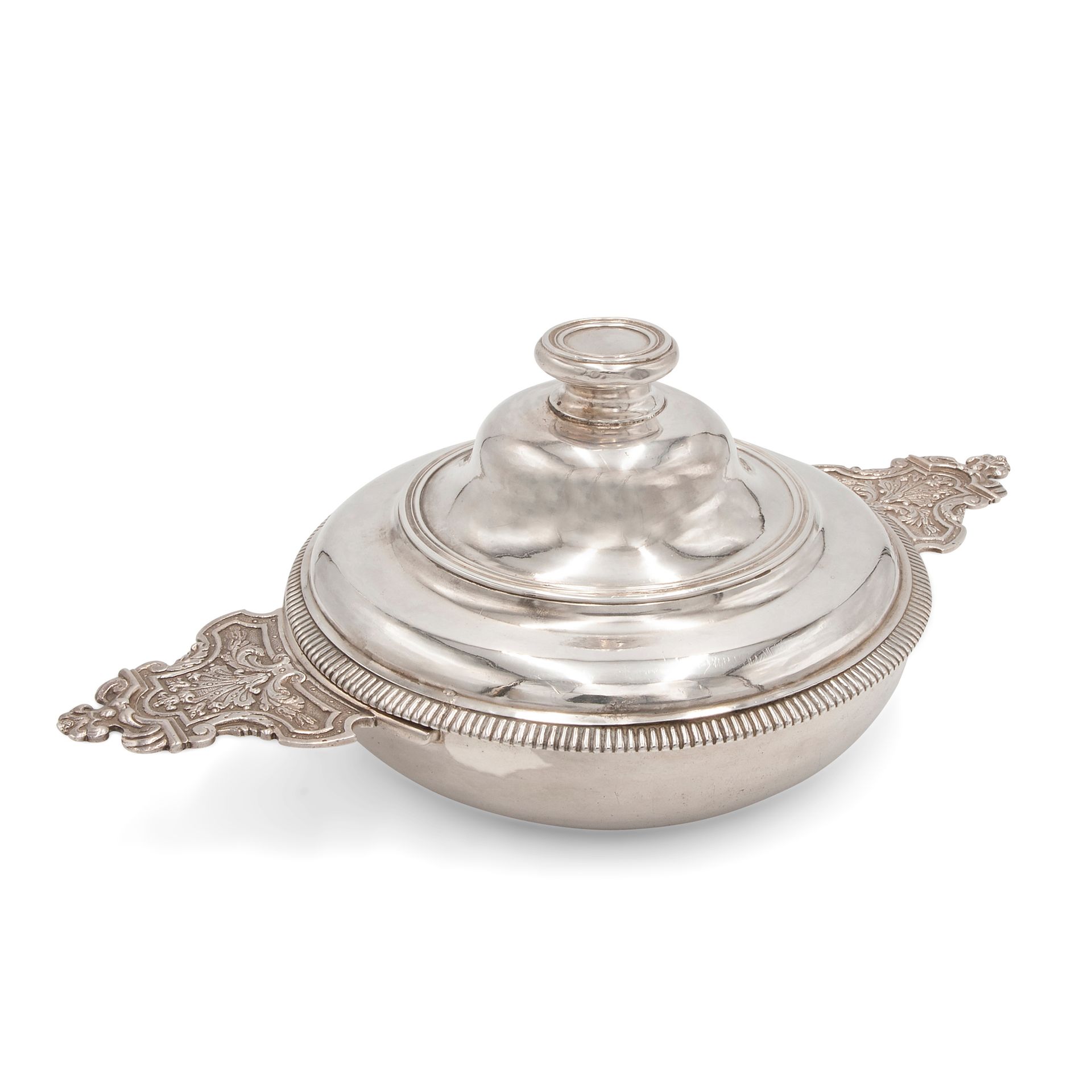 Silver ecuelle, Turin 1752 银器大师G. Bavizzi 总重量23.6盎司，4.3x1.8x6.6英寸。
