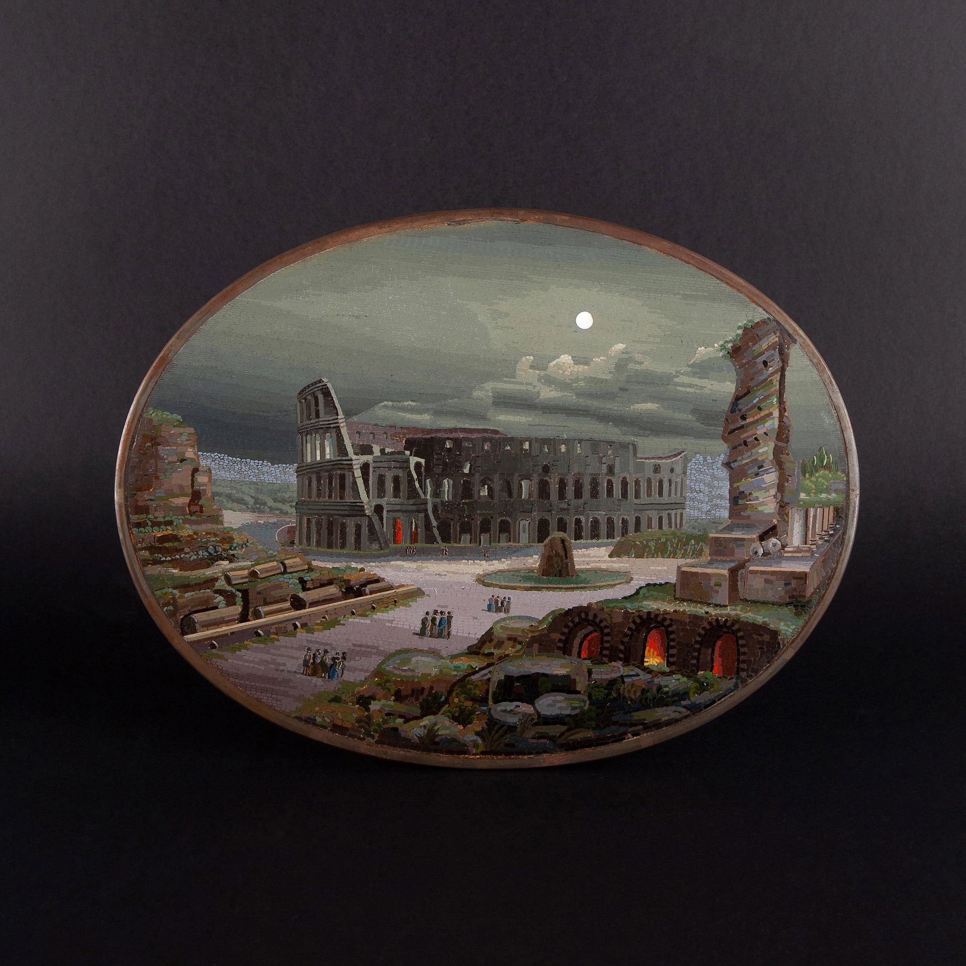 Rare oval micromosaic, nocturnal view of Colosseum 罕见的椭圆形马赛克，斗兽场夜景 19世纪RFSP制造 尺寸&hellip;
