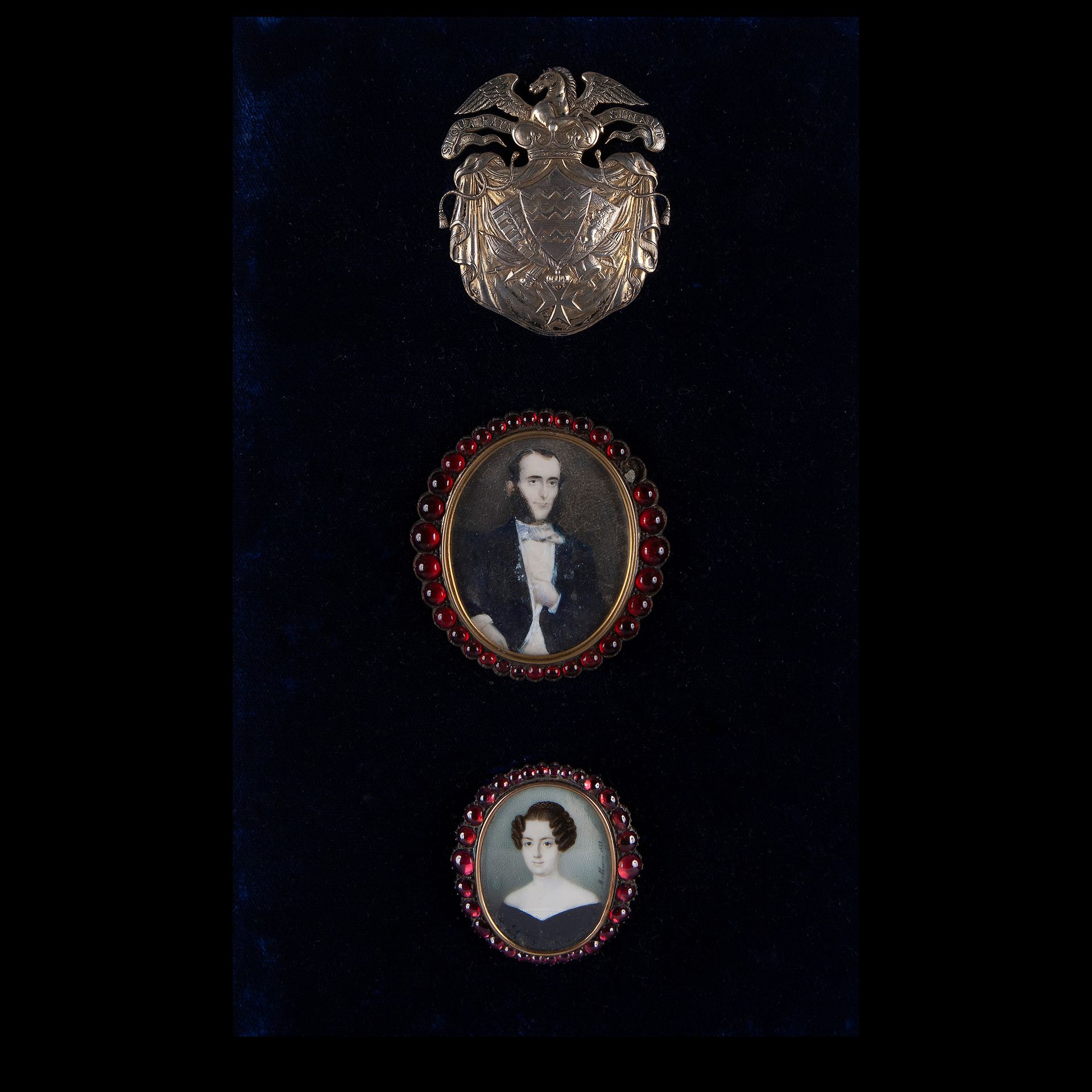 Set of two portrait miniatures of gentleman and a lady, Naples 19th century 一套两幅&hellip;