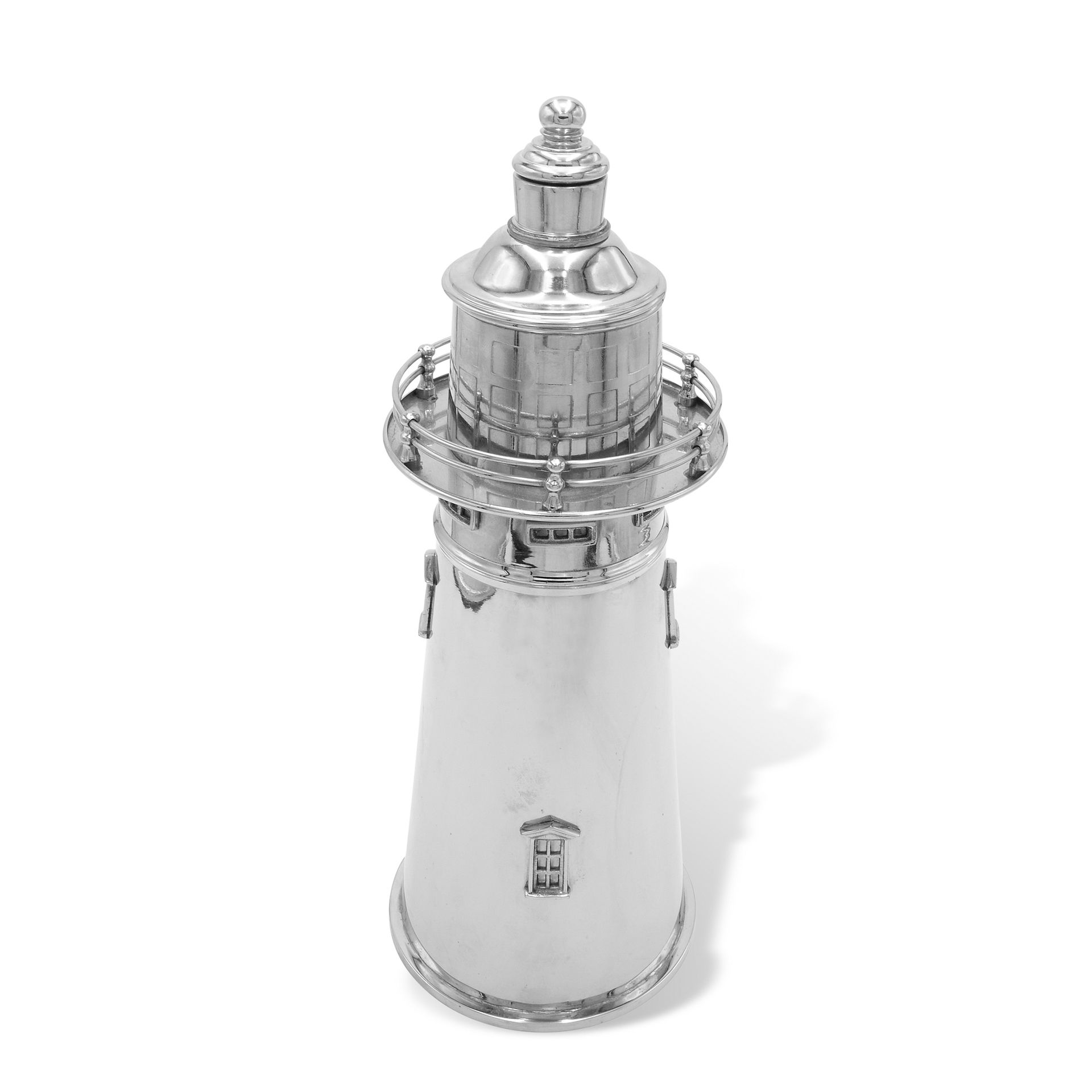 Important lighthouse-shaped cocktail shaker 完全由镀铬金属制造，底部标有0273号尺寸28.7x5.1英寸。