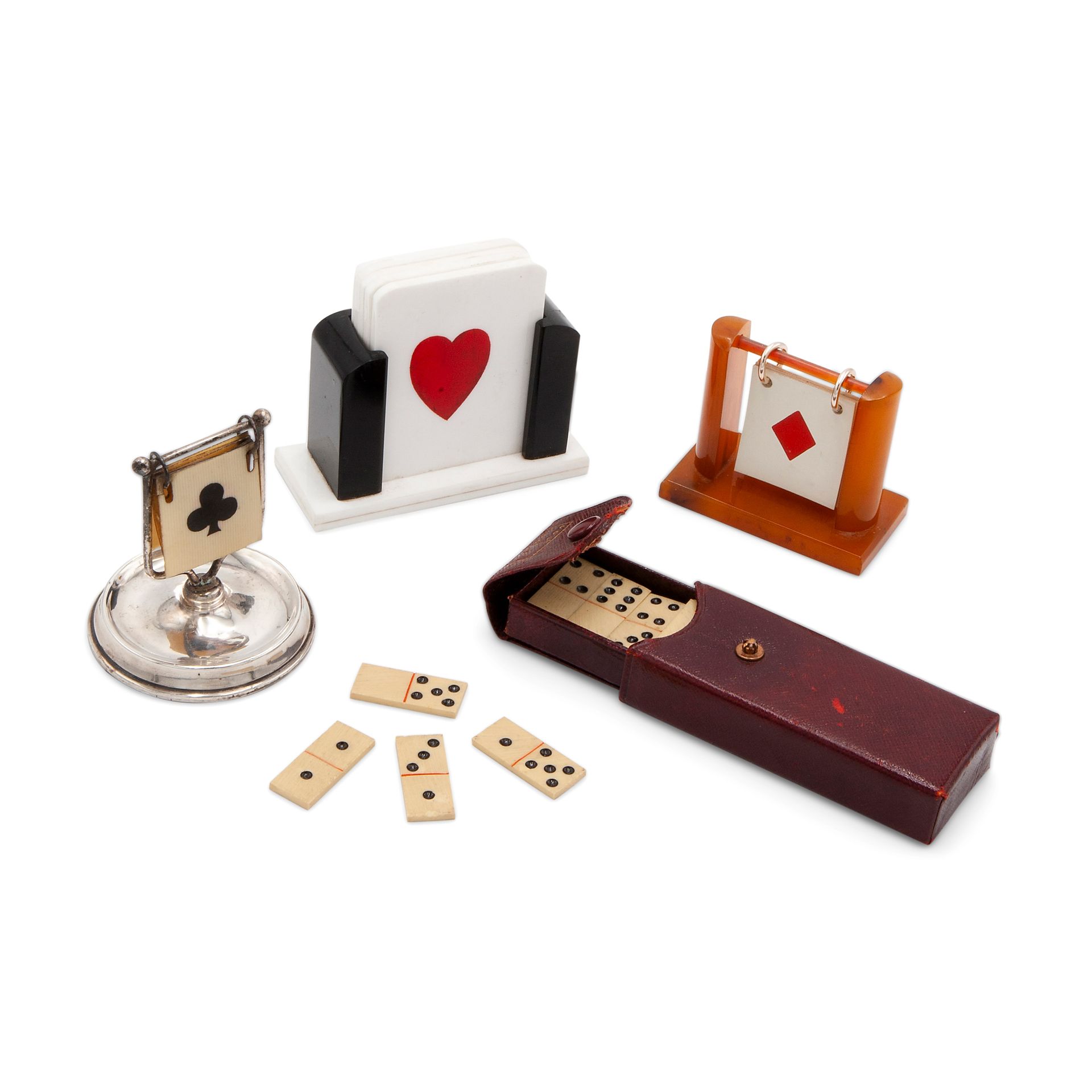 Domino game and set of three vintage Bridge markers Domino composé de 27 pièces &hellip;