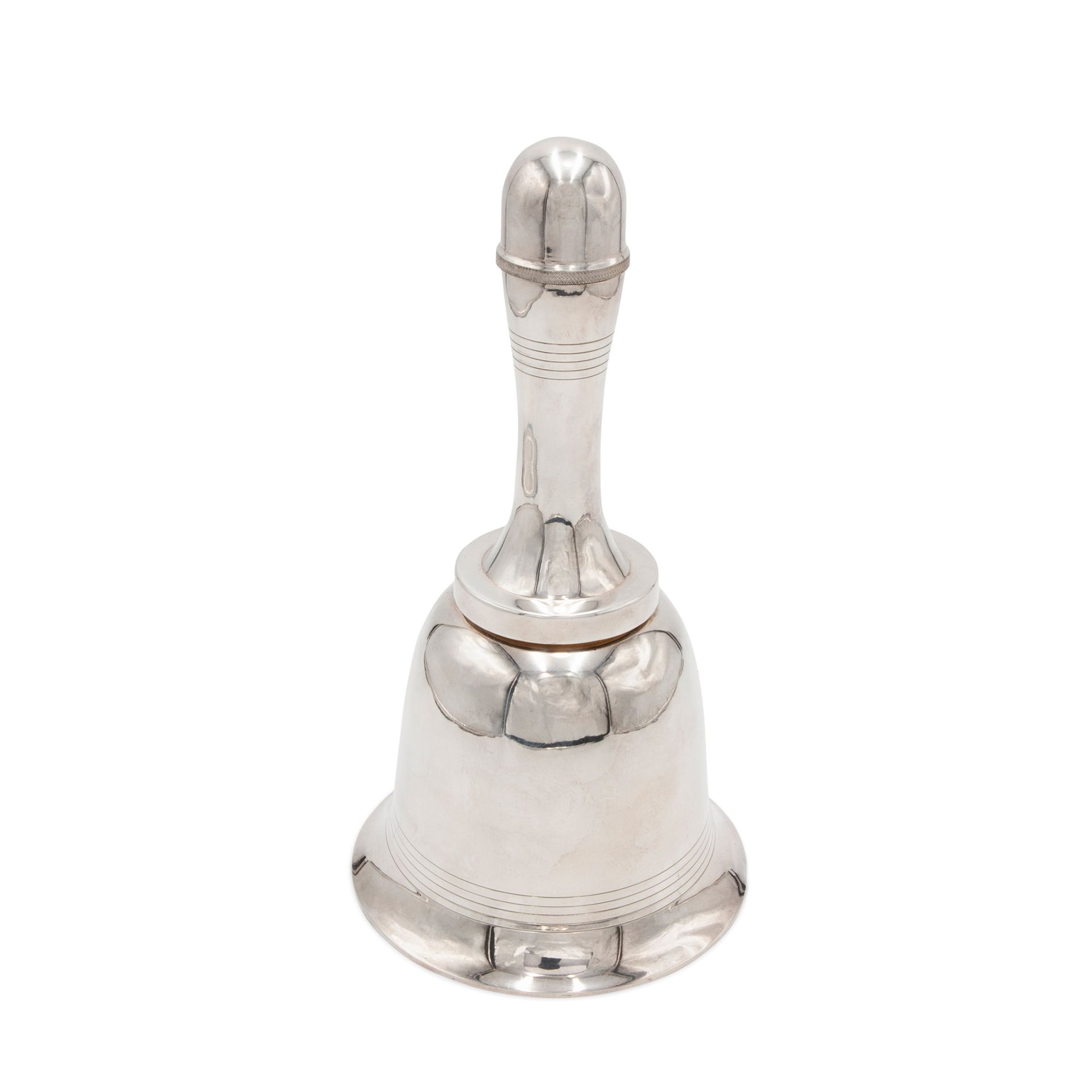 Asprey & Co., Bell-shaped cocktail shaker, circa 1935 Made of silver-plated meta&hellip;