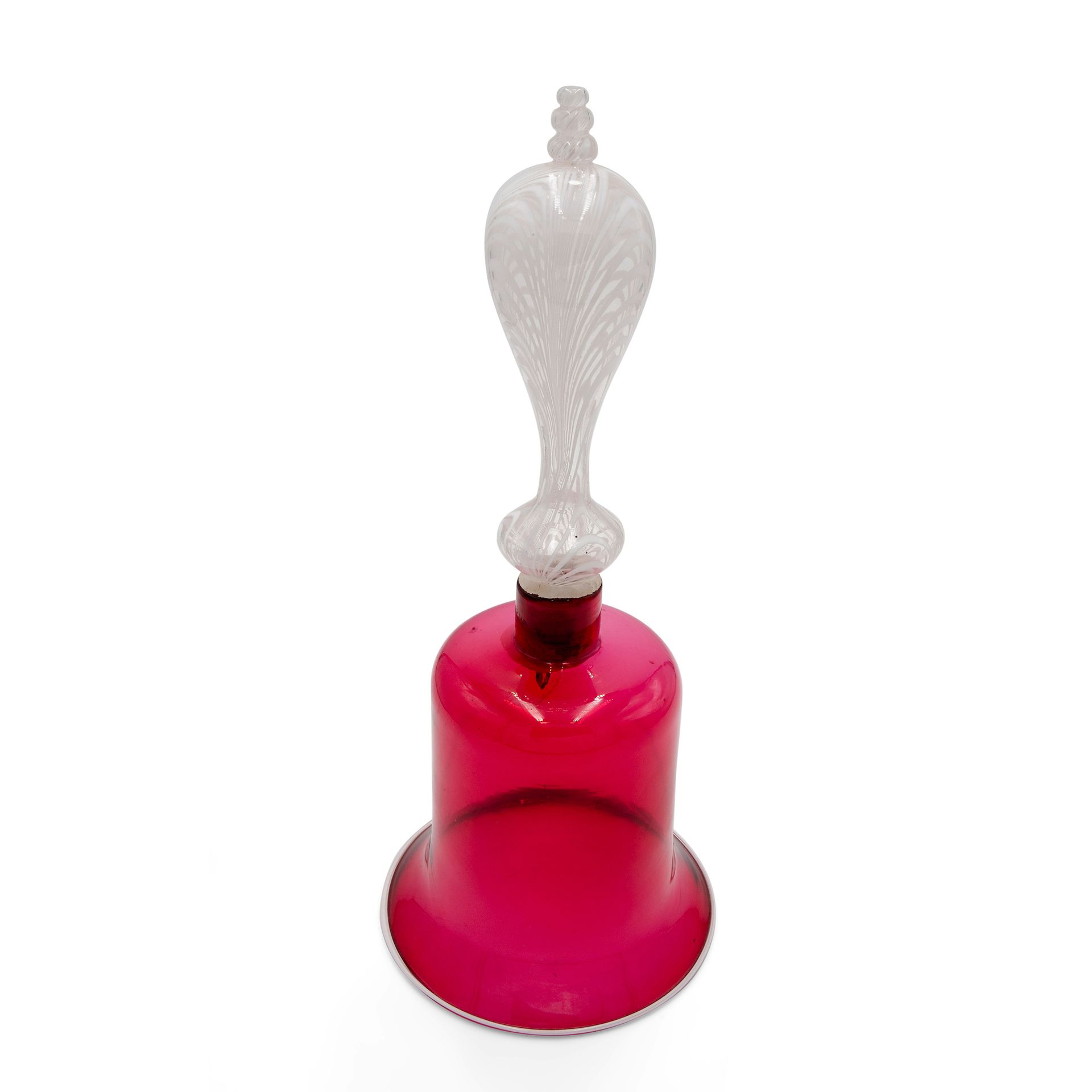 Victorian Nailsea red glass bell, circa 1880 布里斯托尔-奈尔西制造，不含拍子 尺寸14.1x6.1英寸。