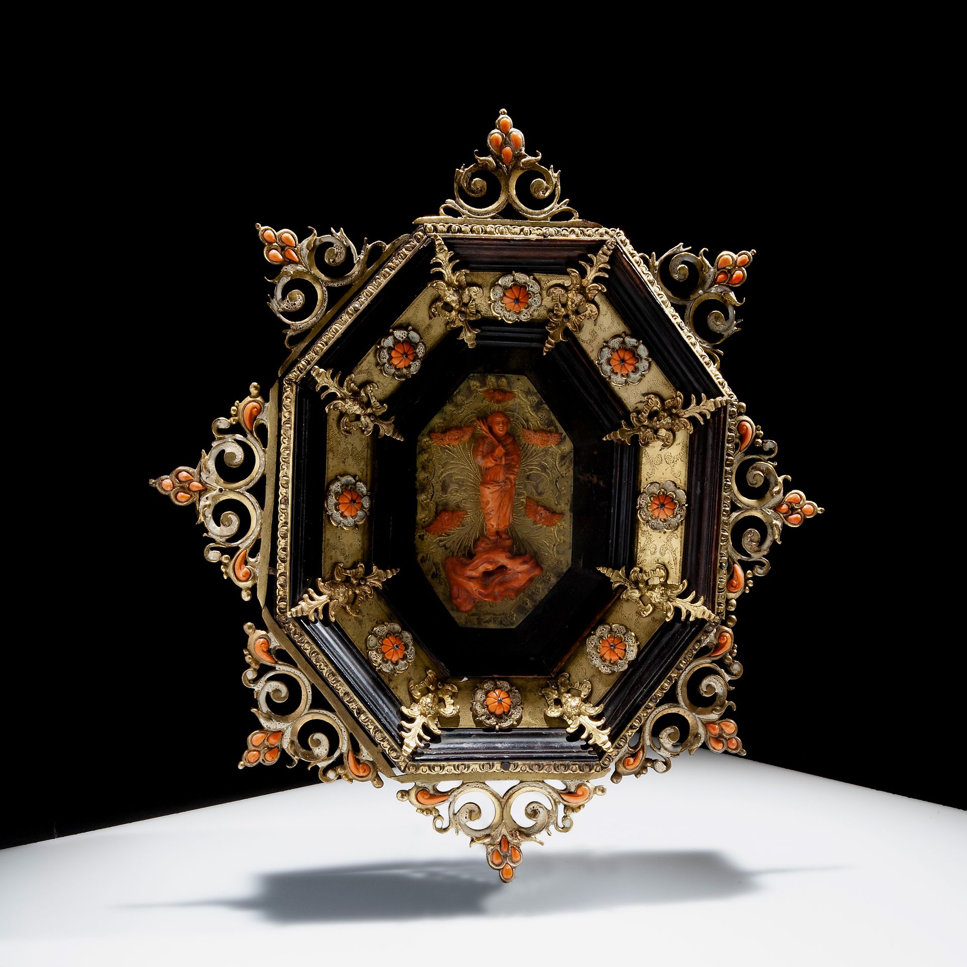 Gilt copper, wood, coral and enamels capezzale, Trapani early 18th century Sculp&hellip;
