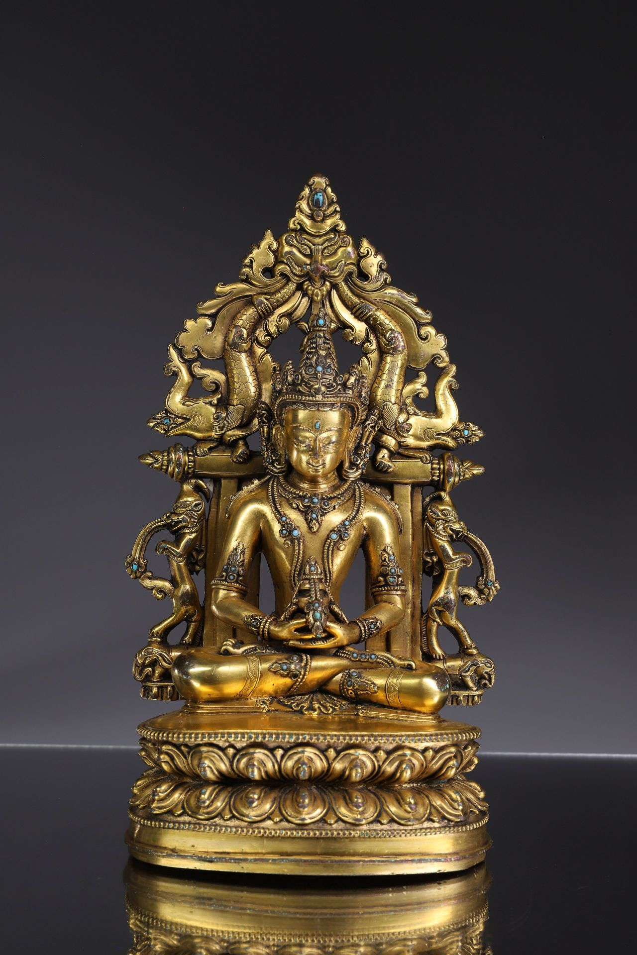 BUDDHA AMITHABA ON THRONE 鎏金青铜


中国，明朝（1368-1644）。





尺寸。25 x 14 x 8厘米





重量&hellip;