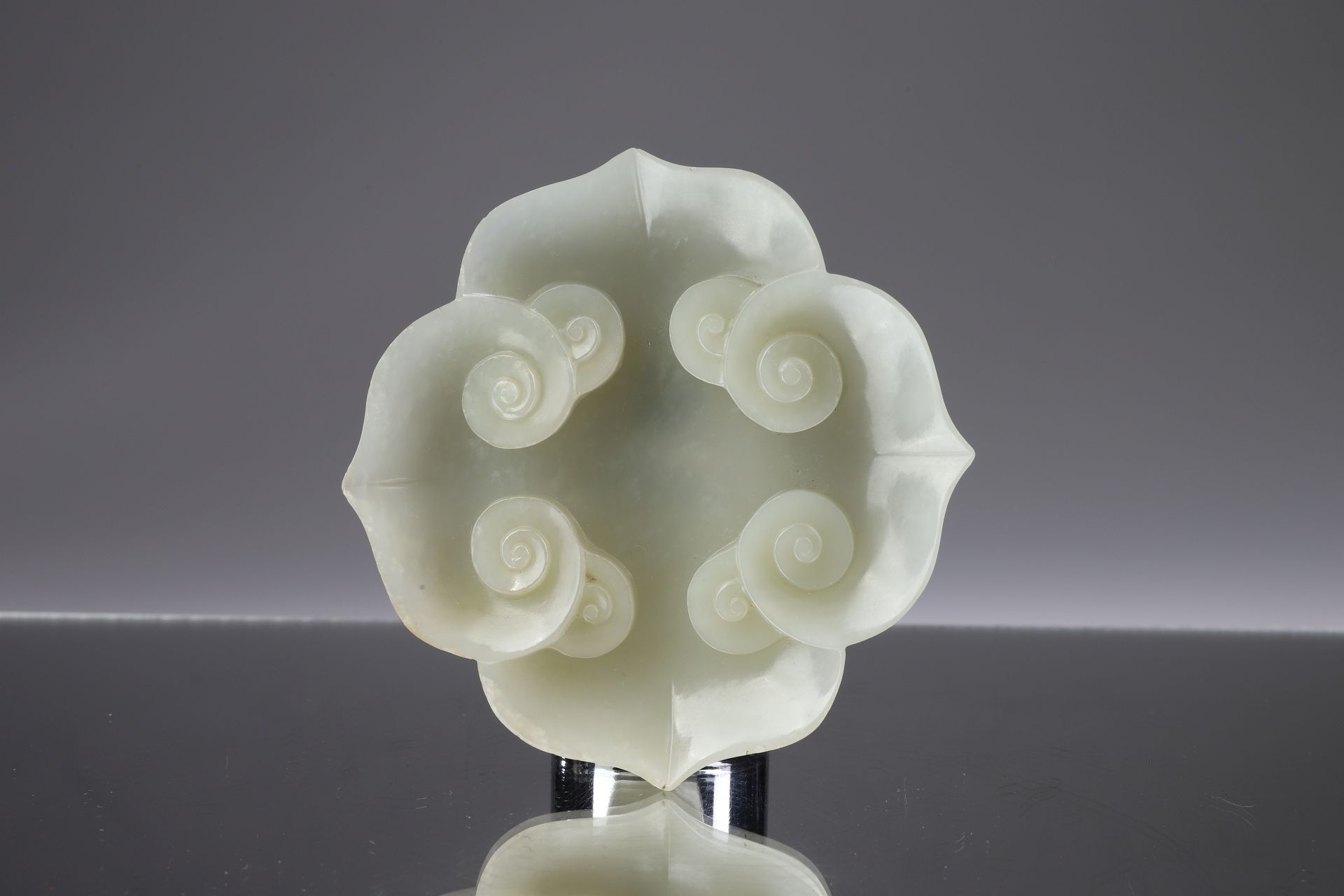 JADE PLATE WITH RUYI CLOUDS White jade


China , Qing dynasty (1636-1912) , Qian&hellip;