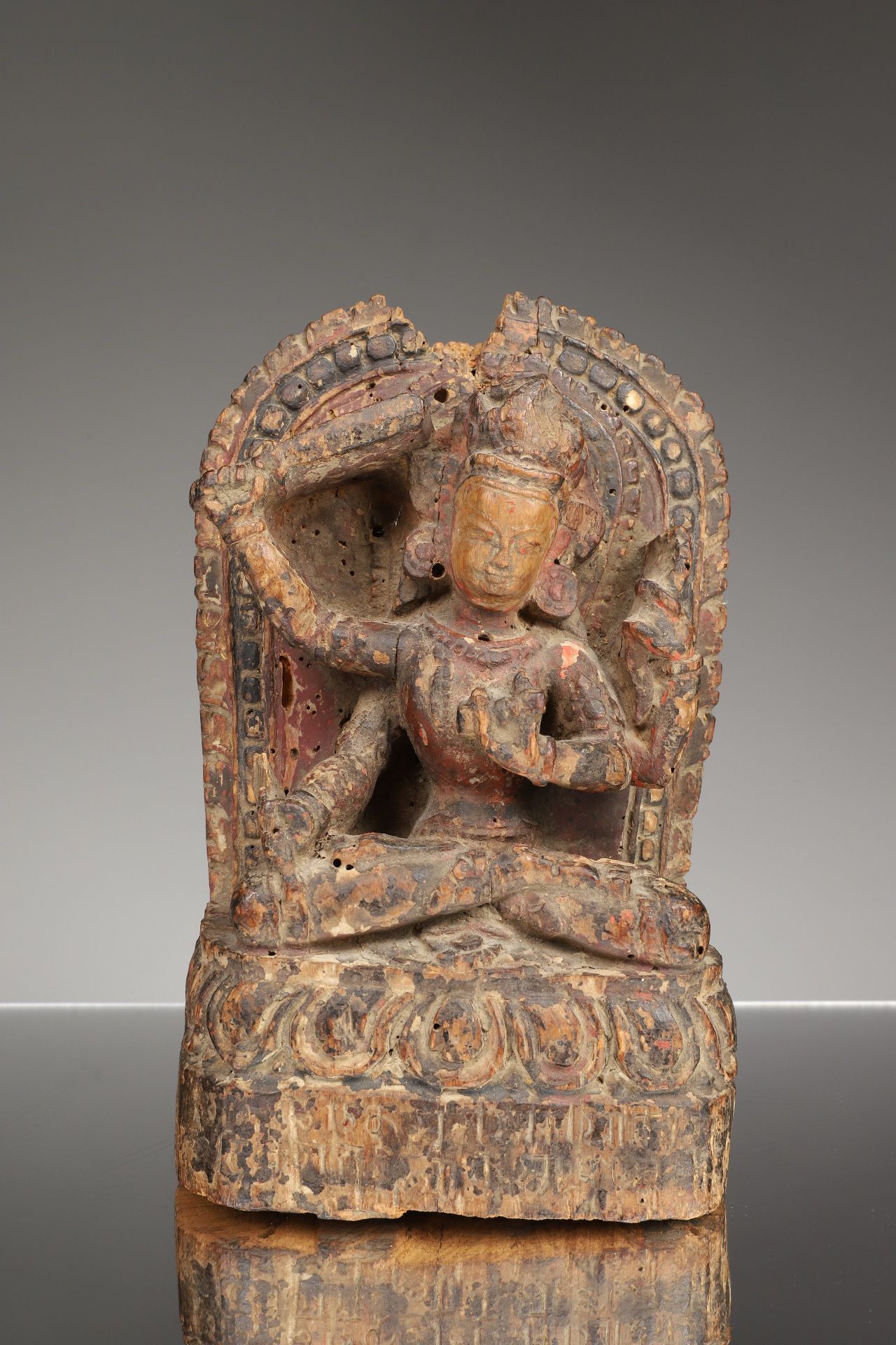 MANJUSRI Wood carved with inscription


Nepal , 15th to 16th century





Weight&hellip;