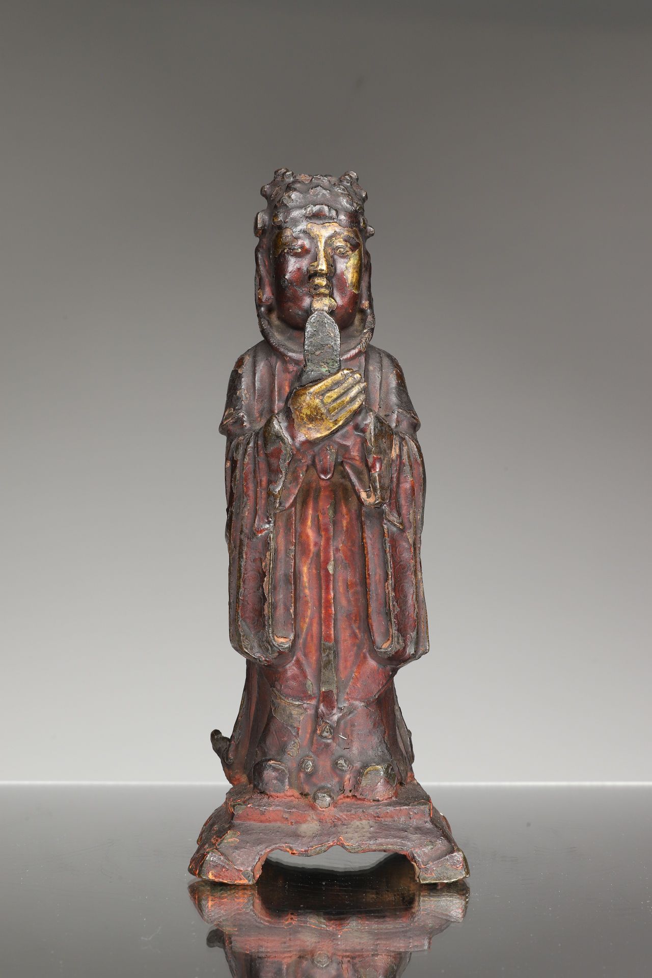 DAOIST DIGNITARY Bronze lacquered


China , 18th century 





Weight: 1170 gram&hellip;