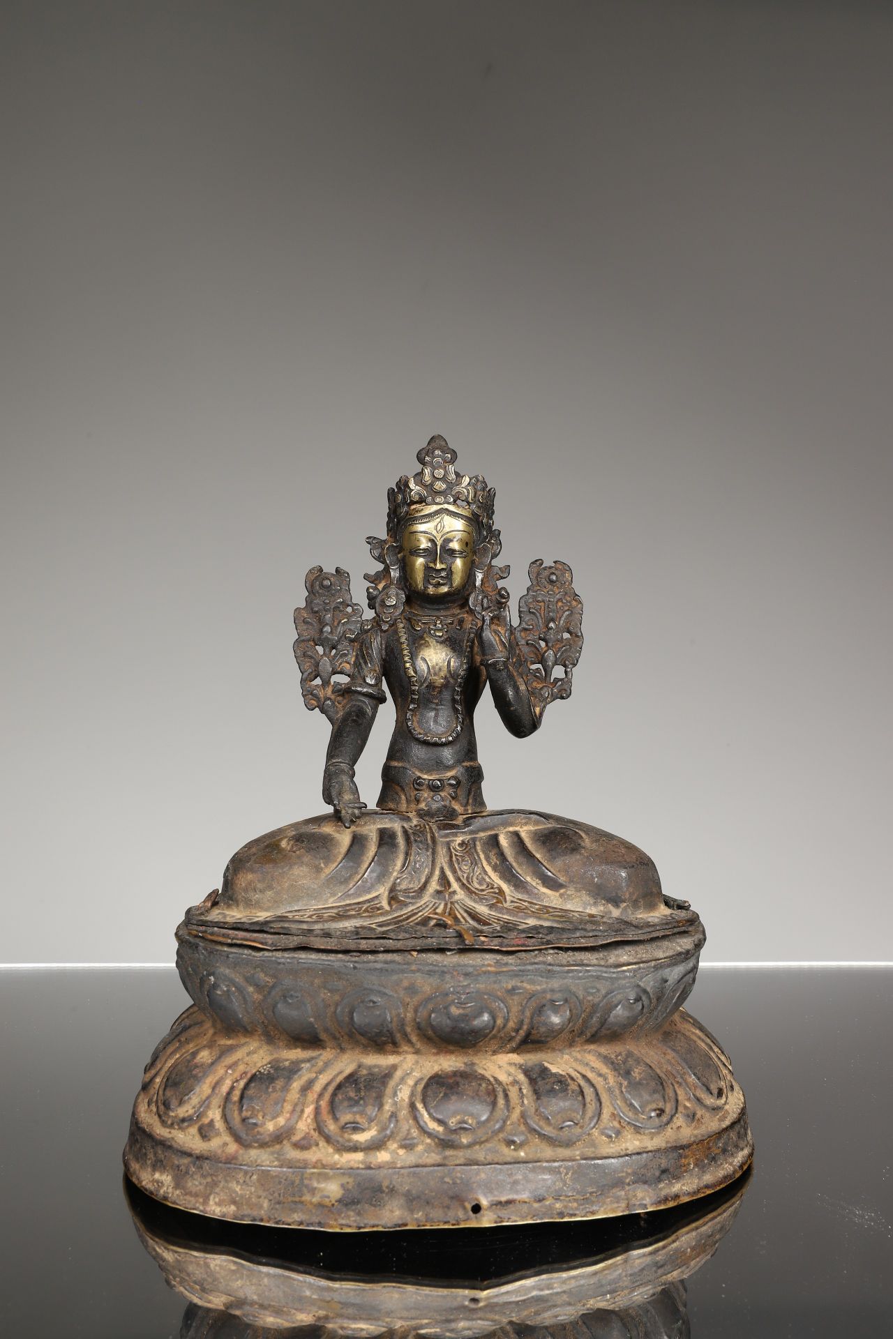 White Tara Bronze on embossed base


Nepal , 18th century





Weight: 662 grams&hellip;