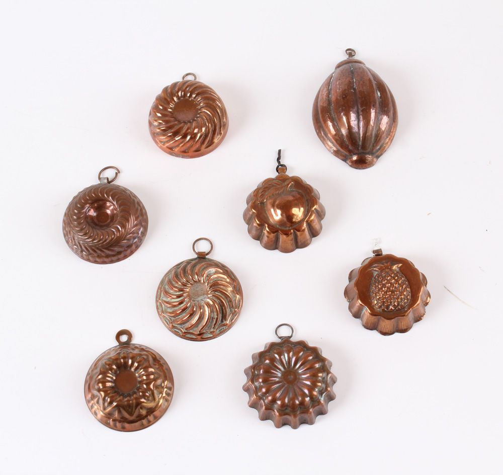 Null Eight different. Copper molds for doll's kitchen. L: up to 9 cm