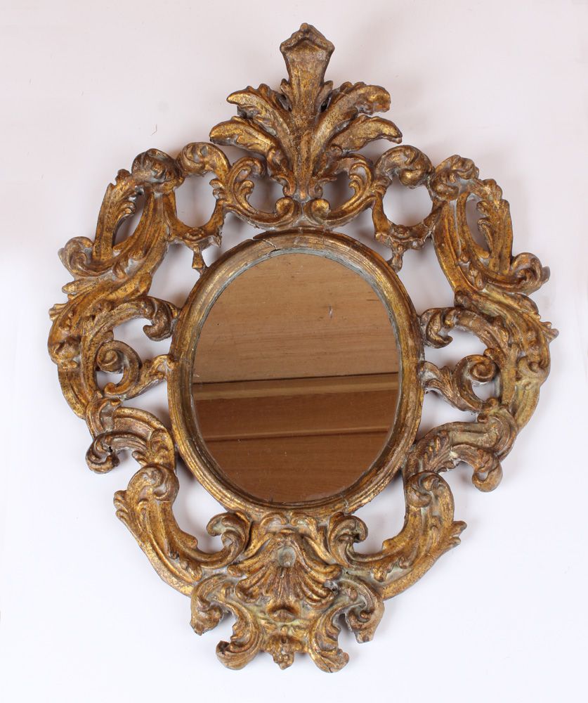 Null Miroir de style baroque. Allemand, 18e s. Rameaux d'acanthe, sculptés et do&hellip;