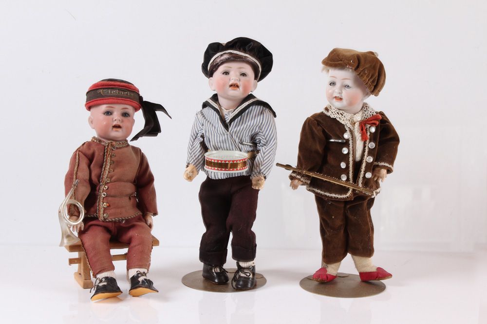 Null Tre bambole. Ragazzo con corno, Kämmer & Reinhardt per Simon & Halbig 122, &hellip;