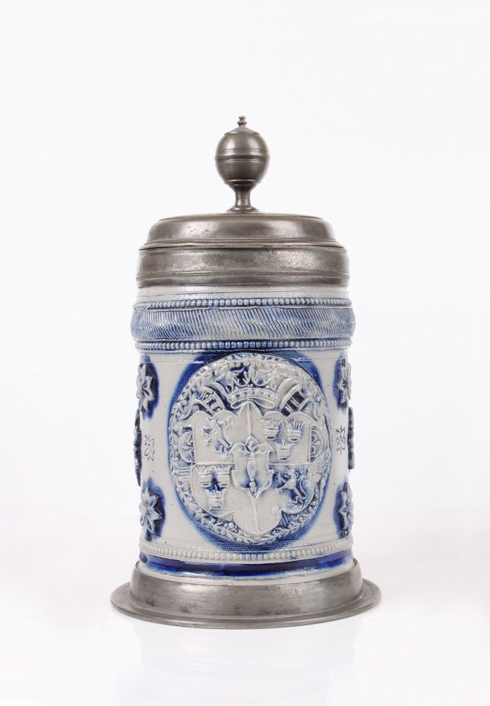 Null Roller jug. Westerwald, around 1900, stoneware. Gray body with salt glaze, &hellip;