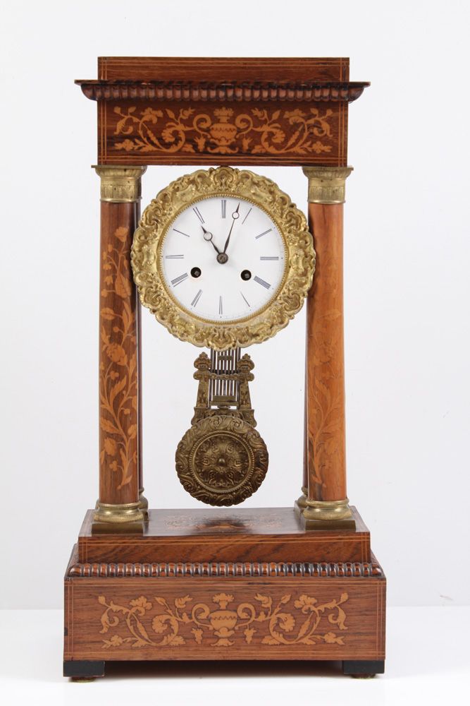 Null Portal clock. 2nd half 19th century. Mahogany veneer. In the form of a port&hellip;