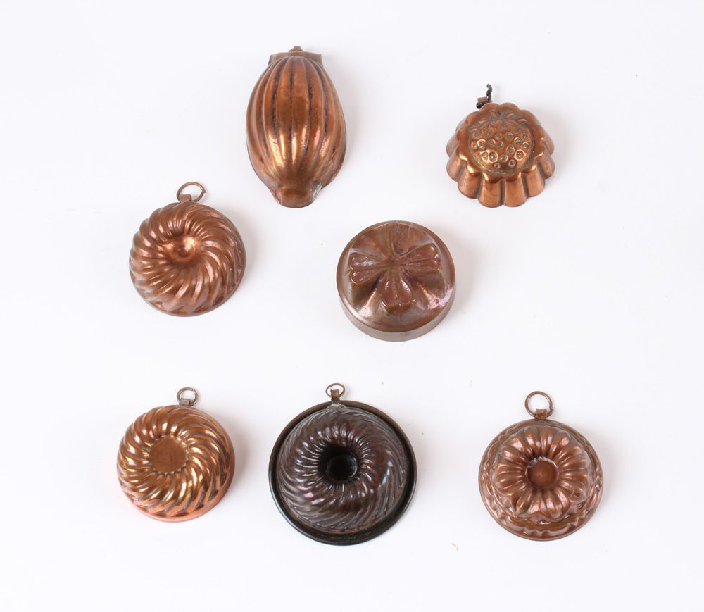 Null Seven different. Copper molds for doll's kitchen. L: up to 9 cm