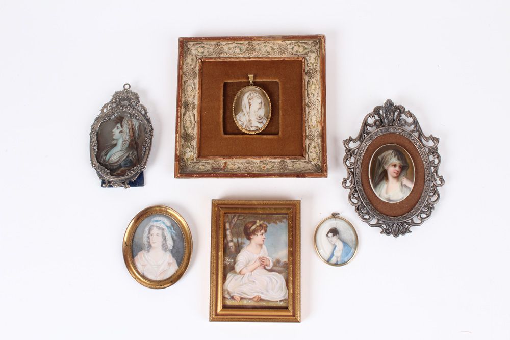 Null Six miniatures. Late 19th century gouaches, a porcelain portrait and a gem.&hellip;