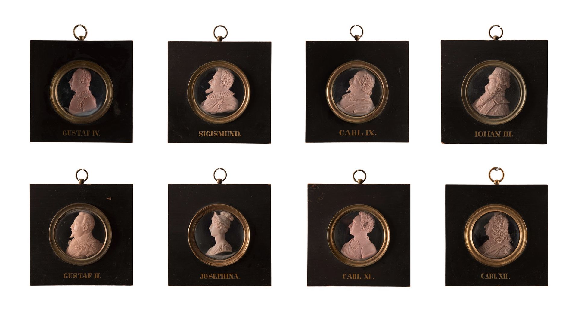 Lotto di 8 miniature in cera con profili Re di Svezia Ø cm 7,8; con cornice cm 1&hellip;