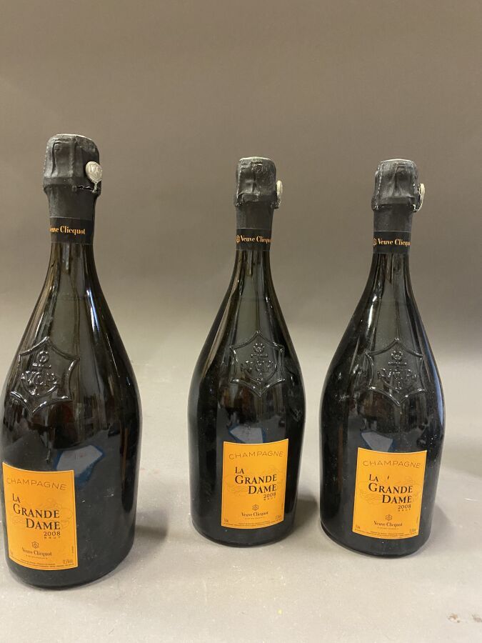Null 3 bottles : CHAMPAGNE LA GRANDE DAME 2008 Veuve Cliquot